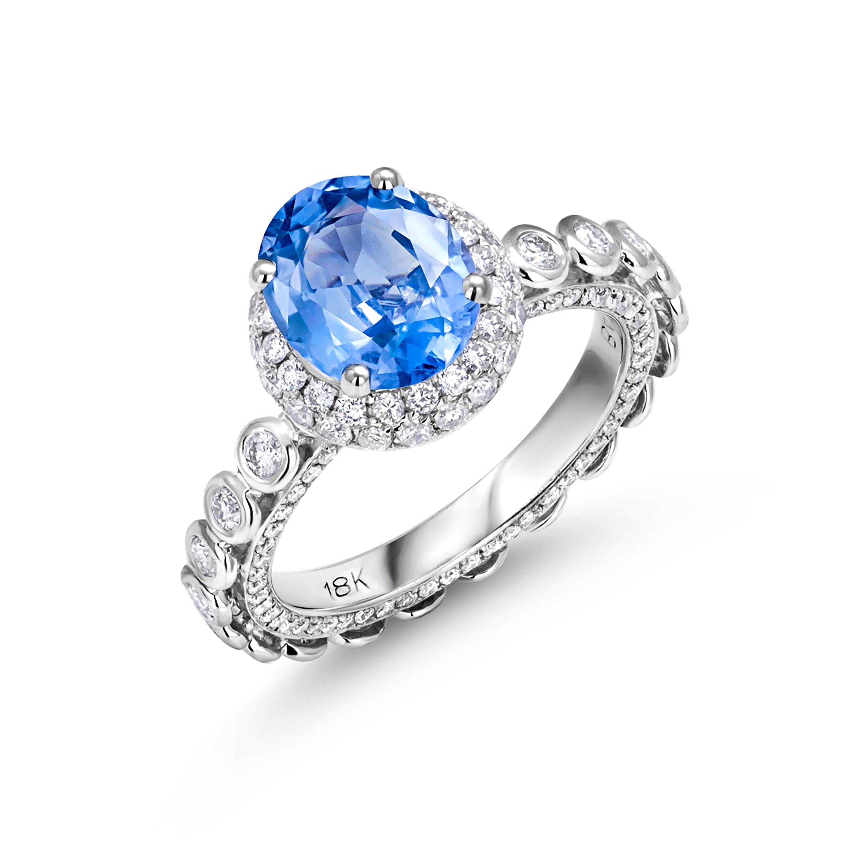 Ceylon Sapphire Diamonds 4.31 Carat Eighteen Karat Gold Cocktail Ring Size 6 For Sale 4