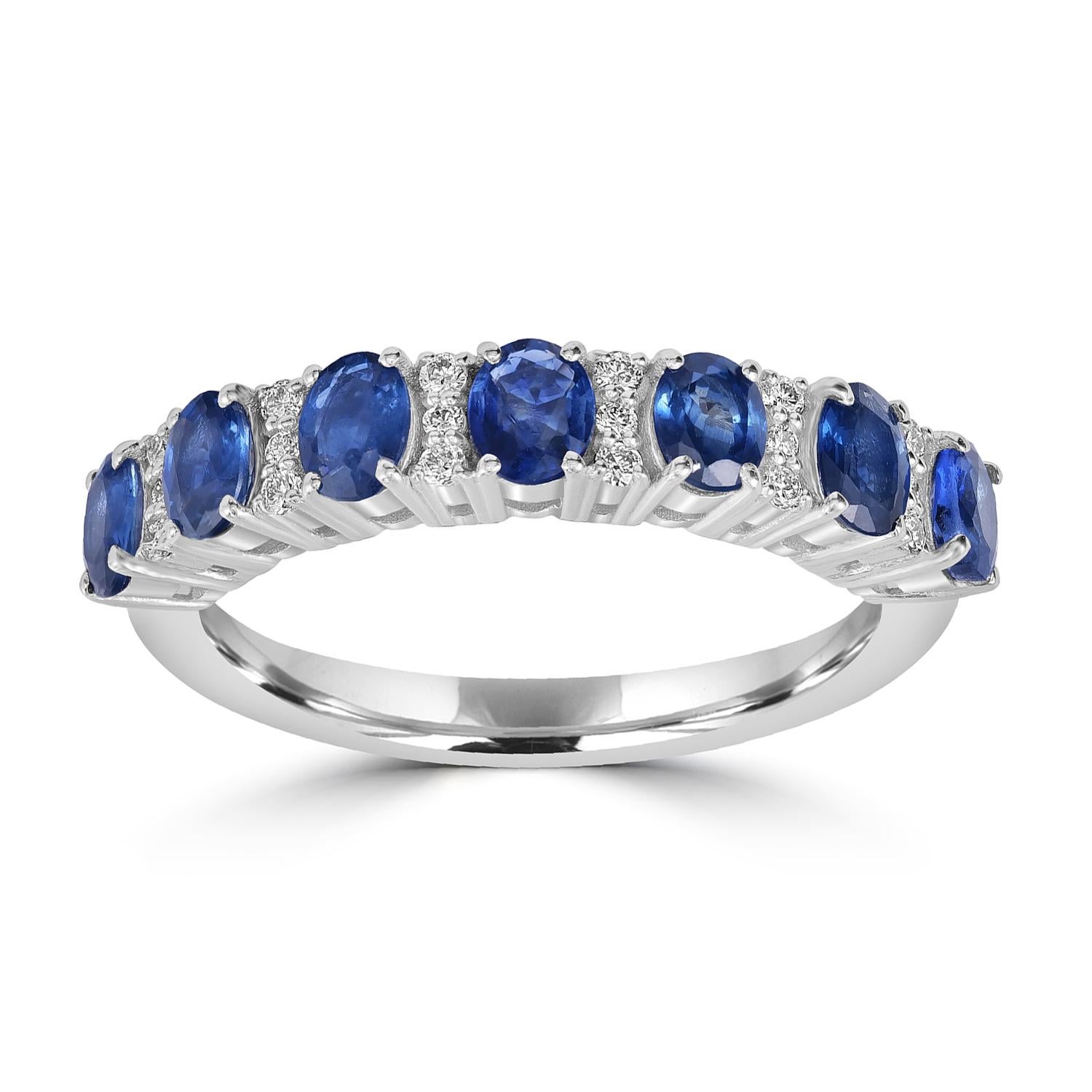 Art Déco Anello mezza eternità con zaffiro blu di Ceylon e diamanti in oro bianco 18 carati in vendita