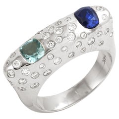 Anello con zaffiro blu di Ceylon e tormalina menta con diamanti in oro bianco 14k