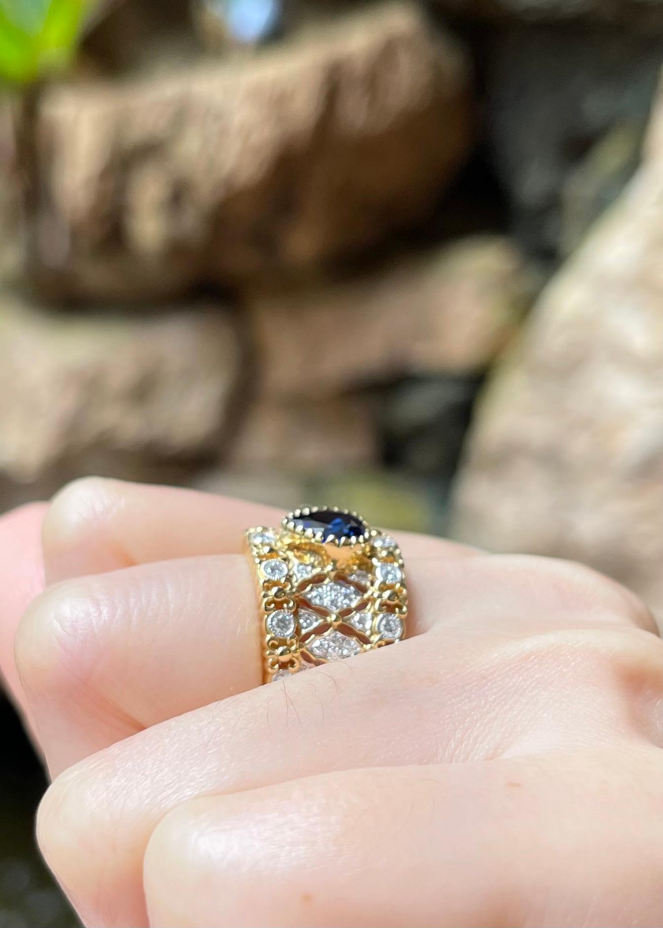 Anello con zaffiro blu di Ceylon e diamanti con montatura in oro 18 carati in vendita 1
