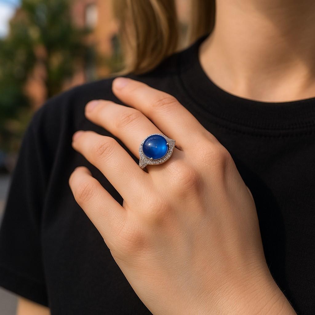 Women's Ceylon Cabochon Sapphire 8.33 Carats Diamonds 1.20 Carats Cluster 18k Gold Ring For Sale