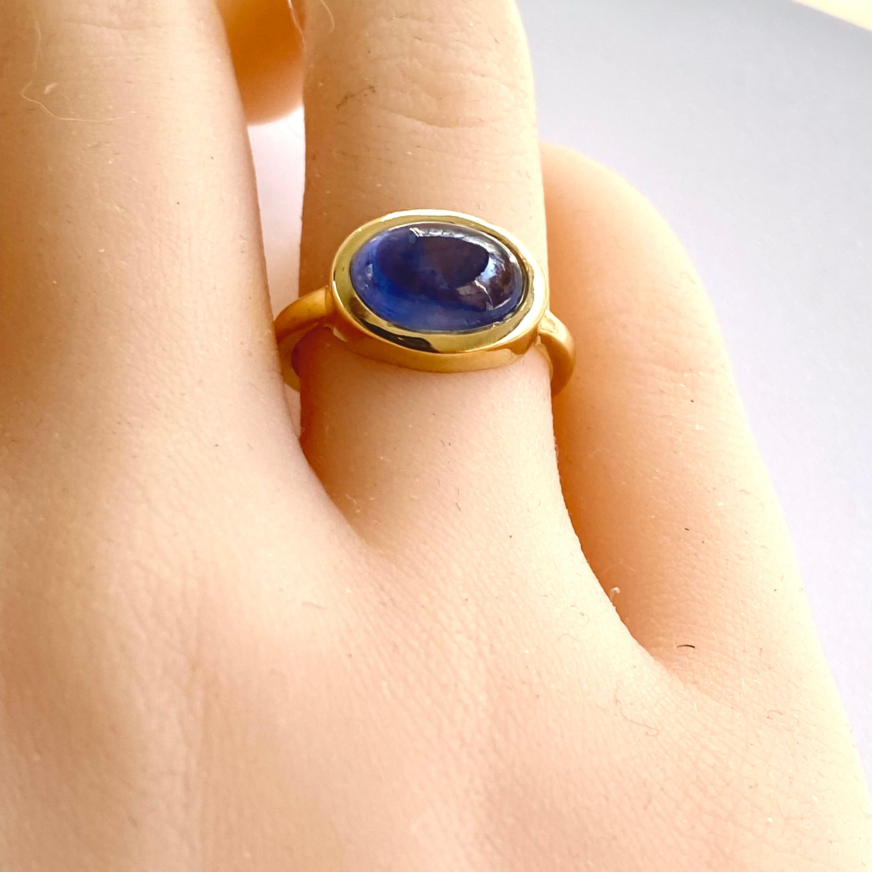 Ceylon Cabochon Sapphire Raised Dome Yellow Gold Solitaire Cocktail Ring 2