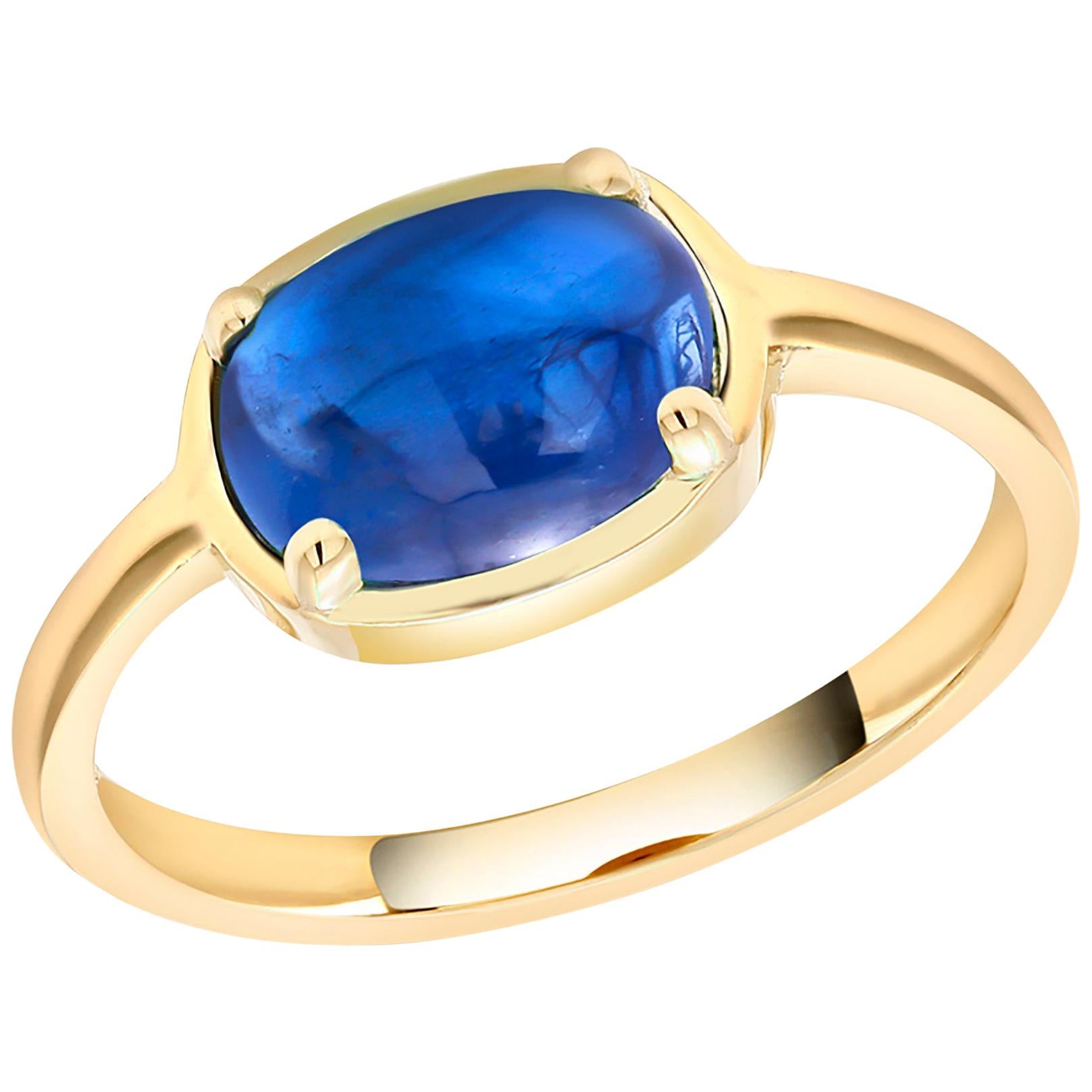 Ceylon Cabochon Sapphire Weighing 4.20 Carat Yellow Gold Cocktail Ring