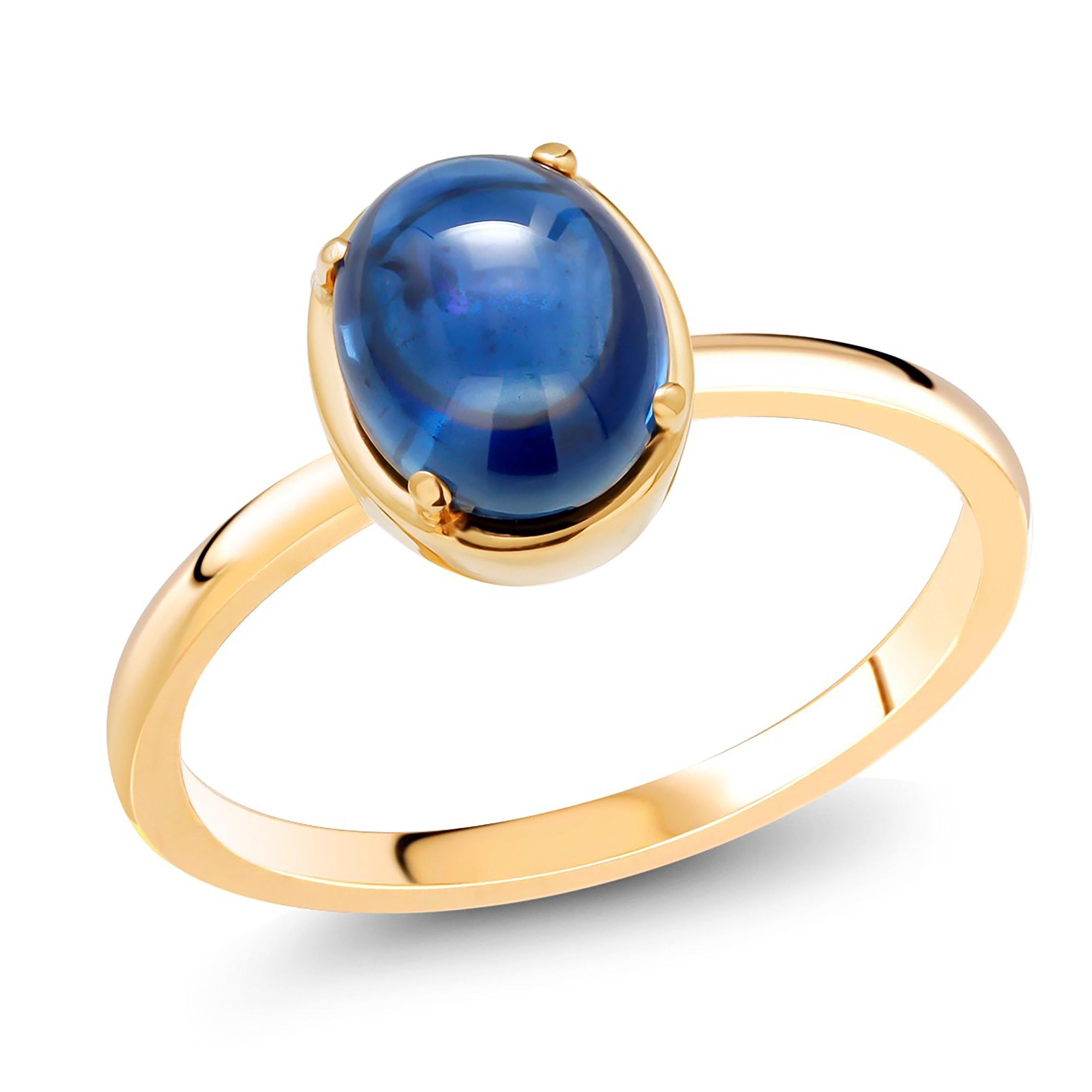 Women's or Men's Ceylon Cabochon Sapphire Weighing 4.20 Carat Yellow Gold Cocktail Solitaire Ring