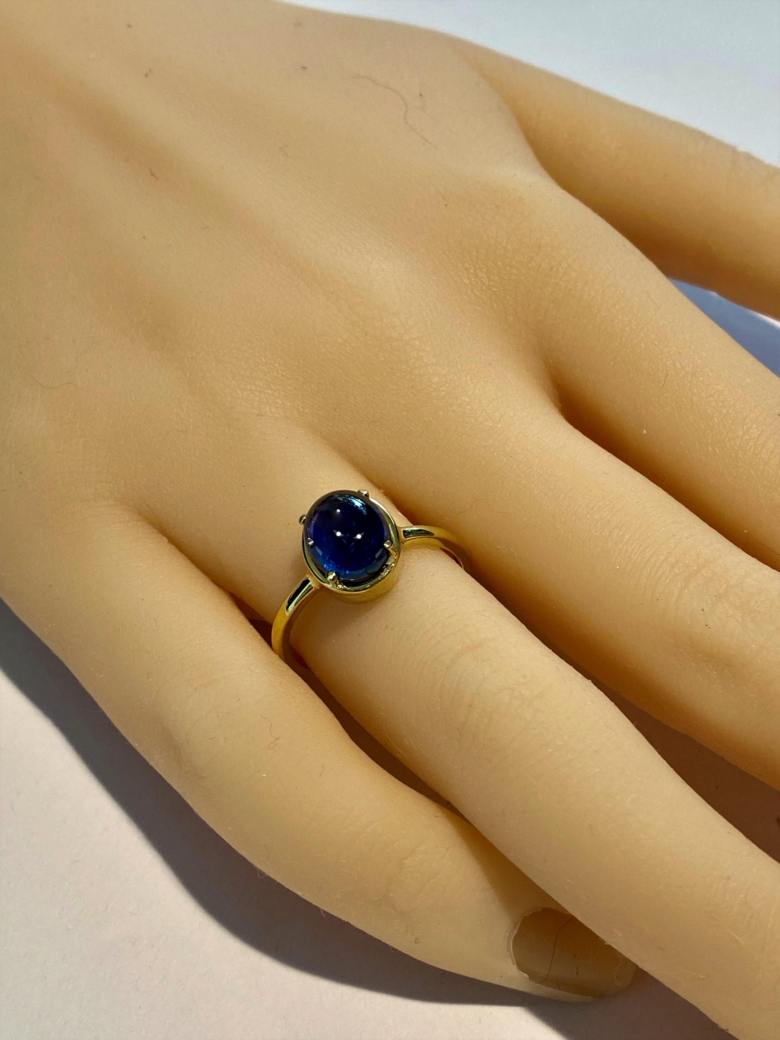Ceylon Cabochon Sapphire Weighing 4.20 Carat Yellow Gold Cocktail Solitaire Ring 1