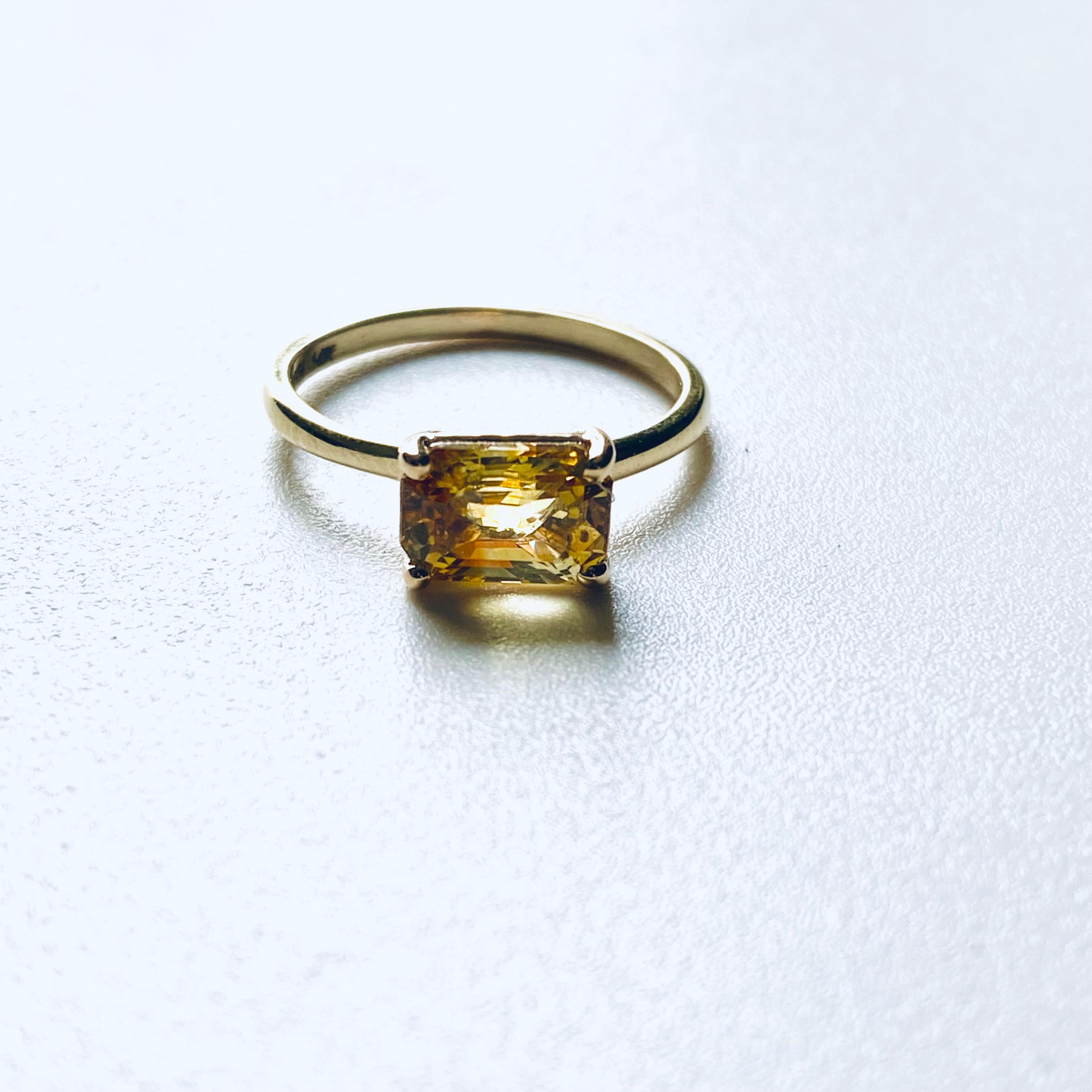 Ceylon Emerald Shaped Yellow Sapphire Yellow Gold Cocktail Ring 5