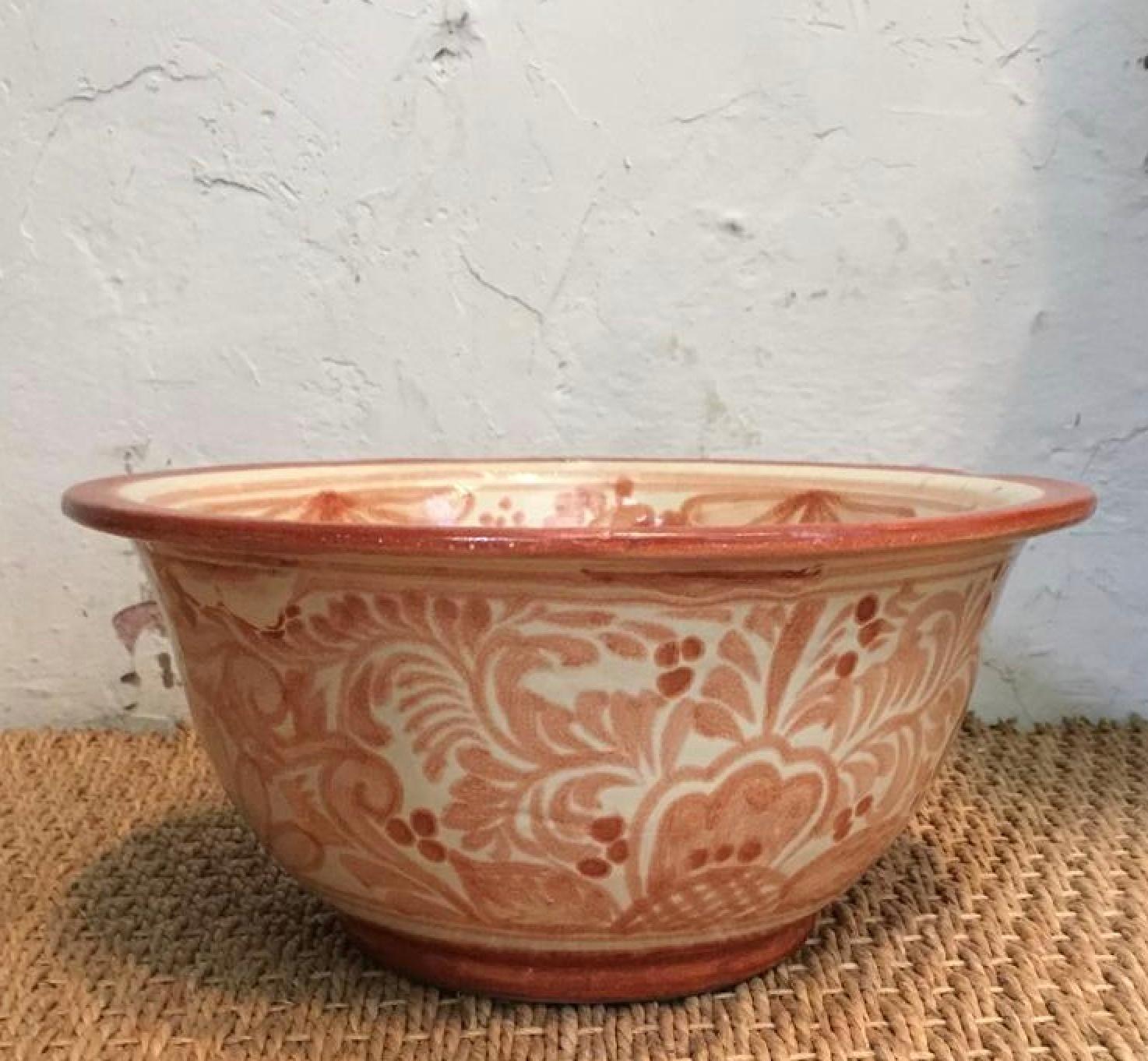 Sourced Spanish Ceramic Talavera Mexican Pottery For Sale 4