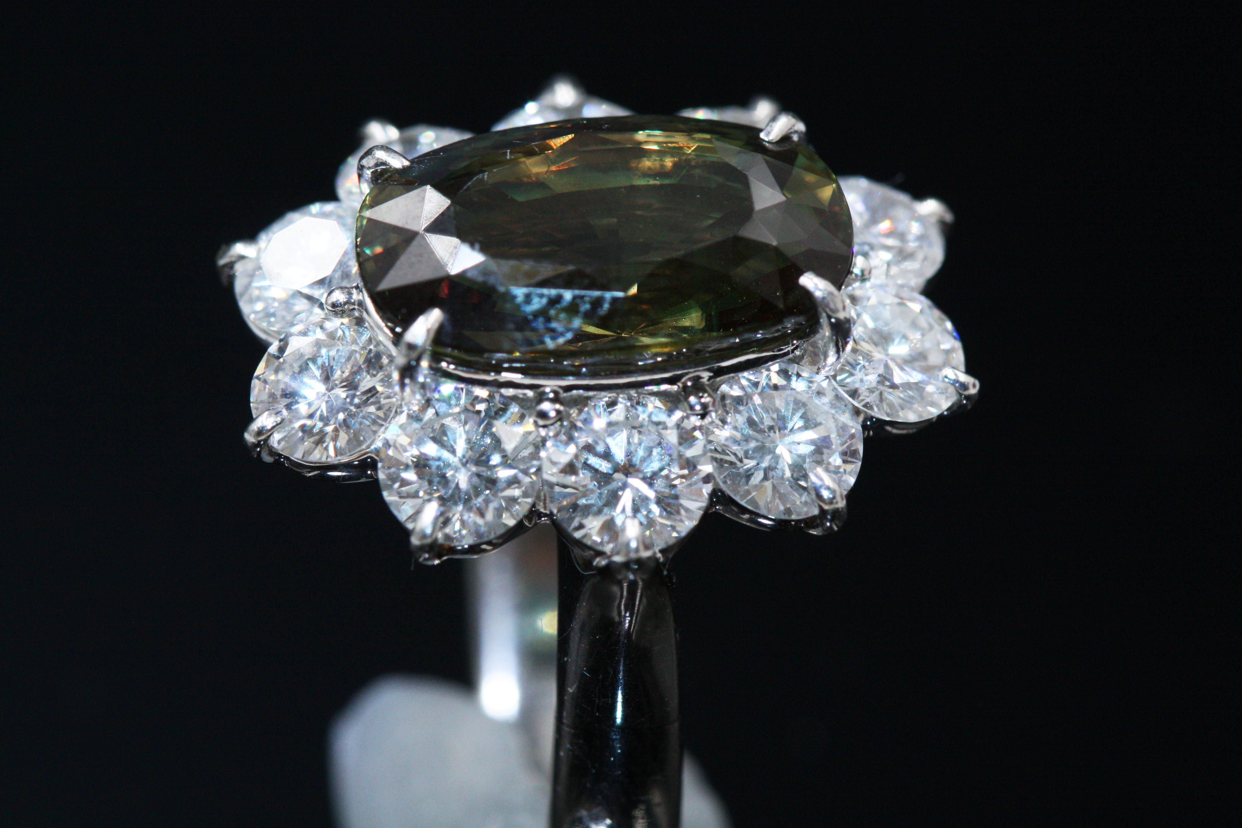 Ceylon Natural Chrysoberyl Alexandrite Stone Diamond 18K White Gold Ring 5.27cts In Excellent Condition For Sale In New York, NY