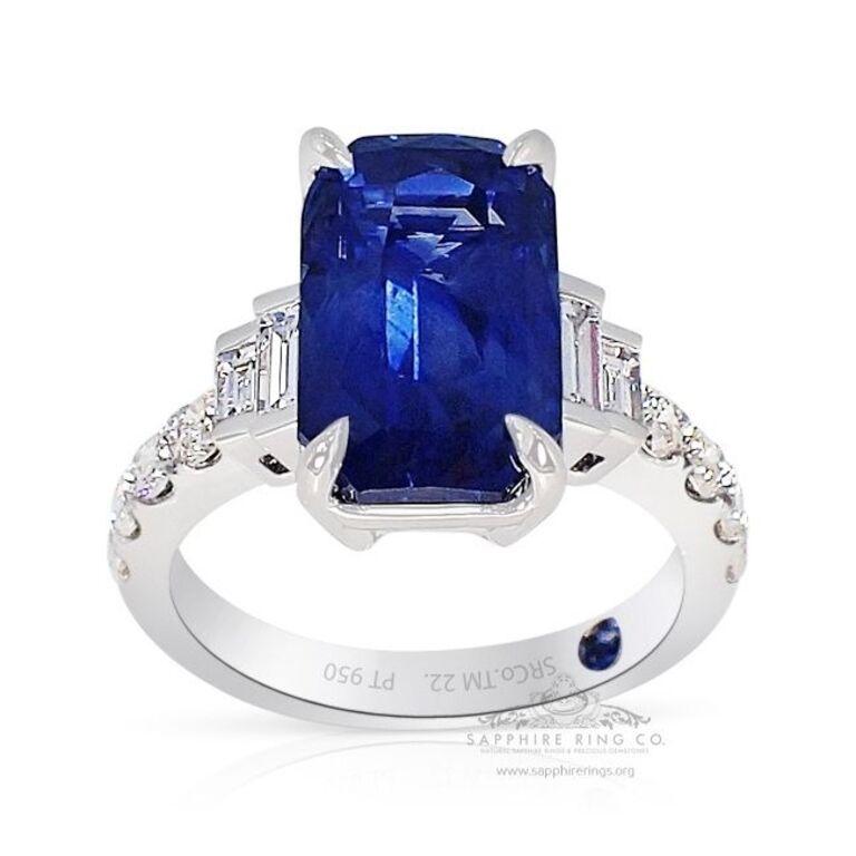 Women's or Men's Ceylon Natural Sapphire Ring, 6.82 Carat Platinum Emerald Cut GIA Origin Report For Sale