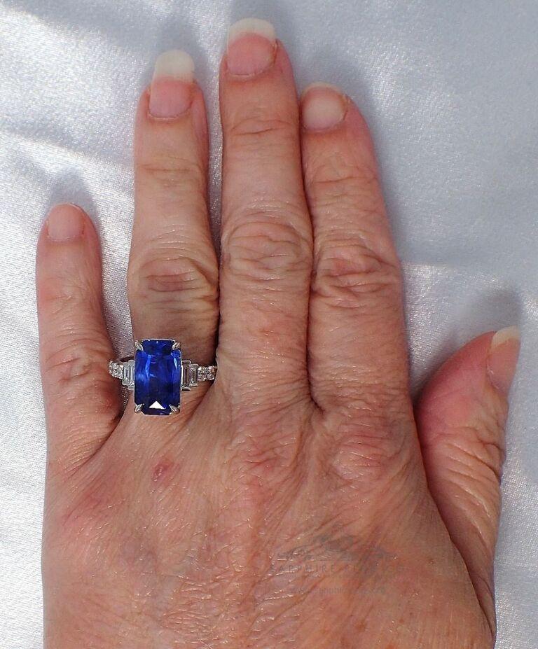 Ceylon Natural Sapphire Ring, 6.82 Carat Platinum Emerald Cut GIA Origin Report For Sale 4