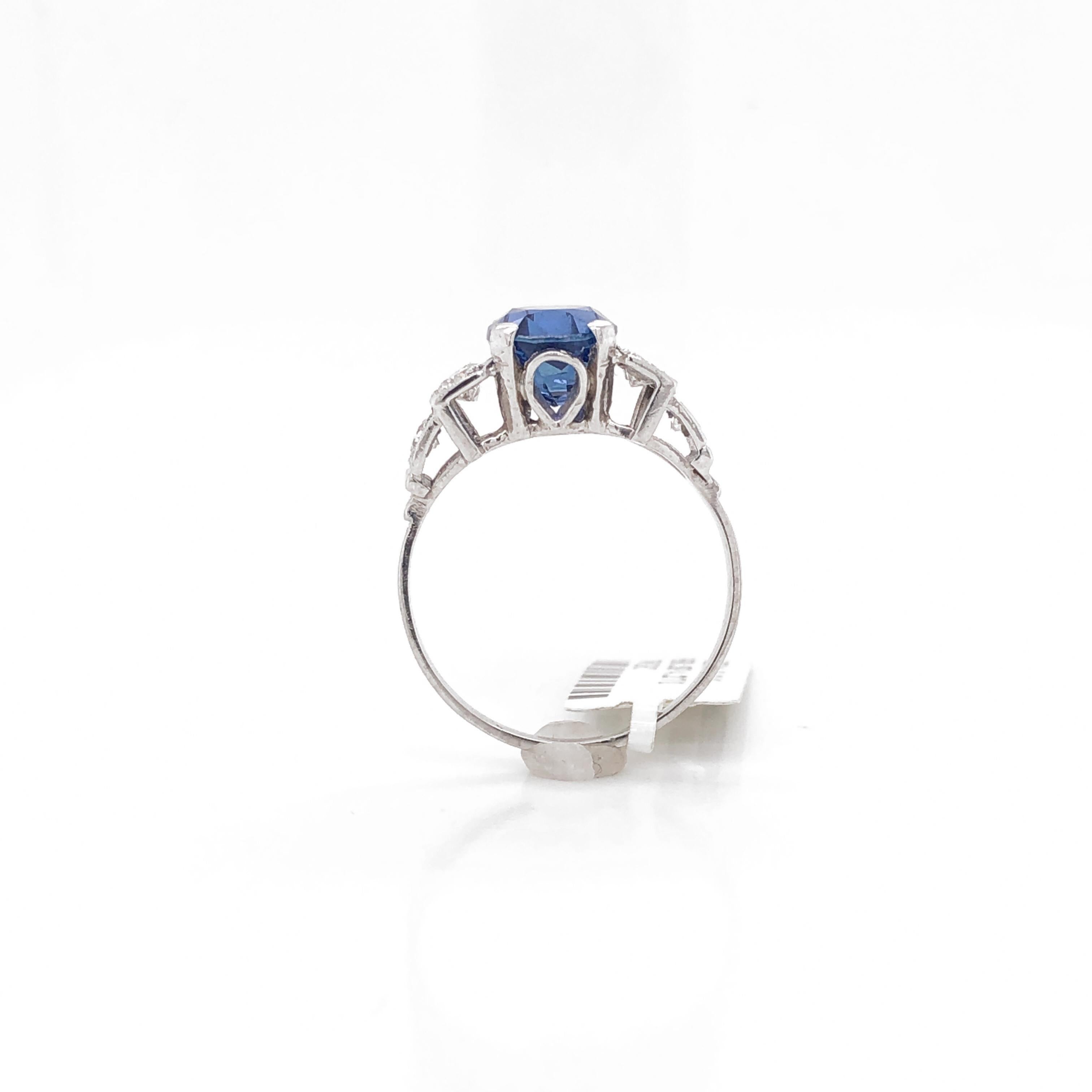 Ceylon Oval Cut Sapphire 4.27 Carat Diamond 0.42 Carat Total Platinum Ring For Sale 2