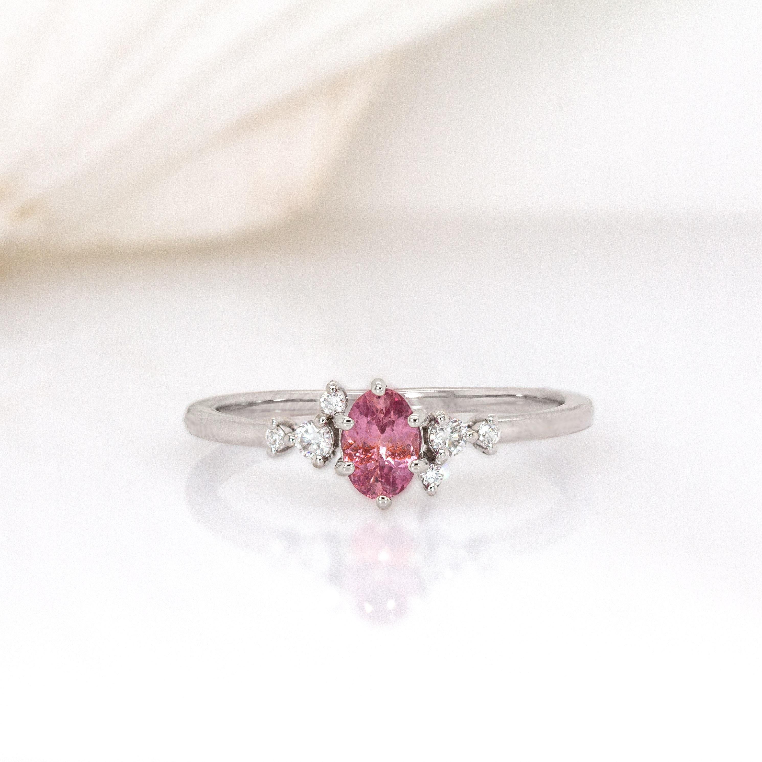 Ceylon Padparascha Saphir Ring mit Erde Mined Diamanten: 14K Weißgold (Zeitgenössisch) im Angebot