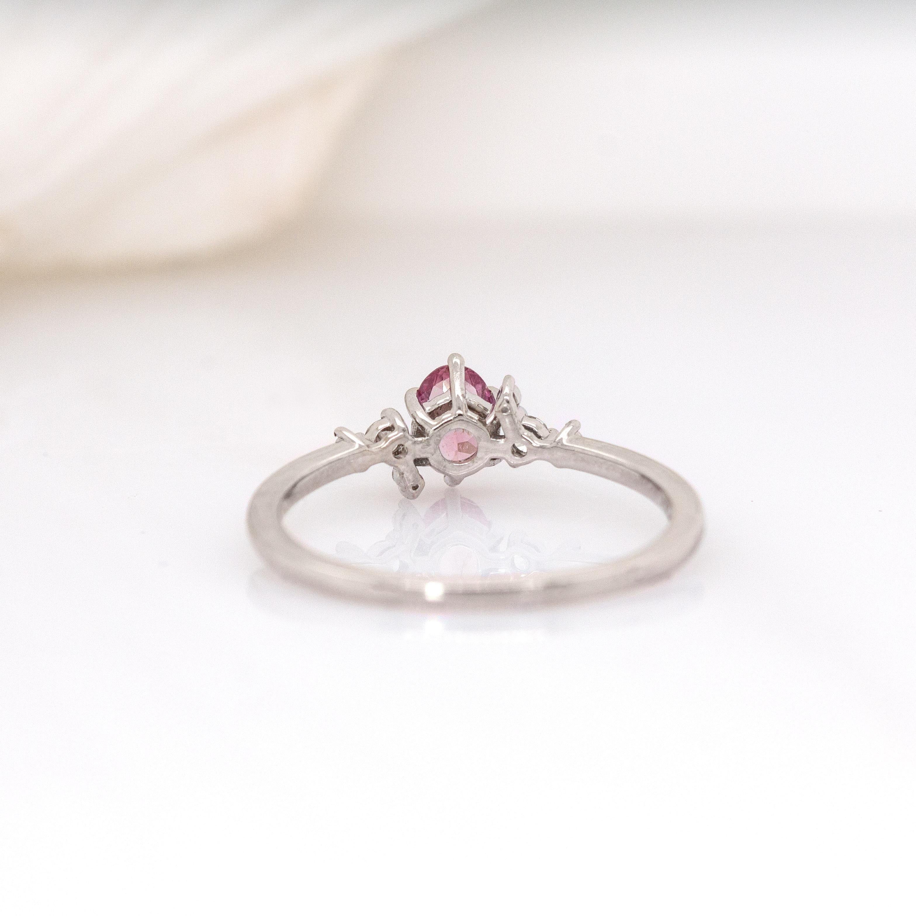 Ceylon Padparascha Saphir Ring mit Erde Mined Diamanten: 14K Weißgold im Zustand „Neu“ im Angebot in Columbus, OH