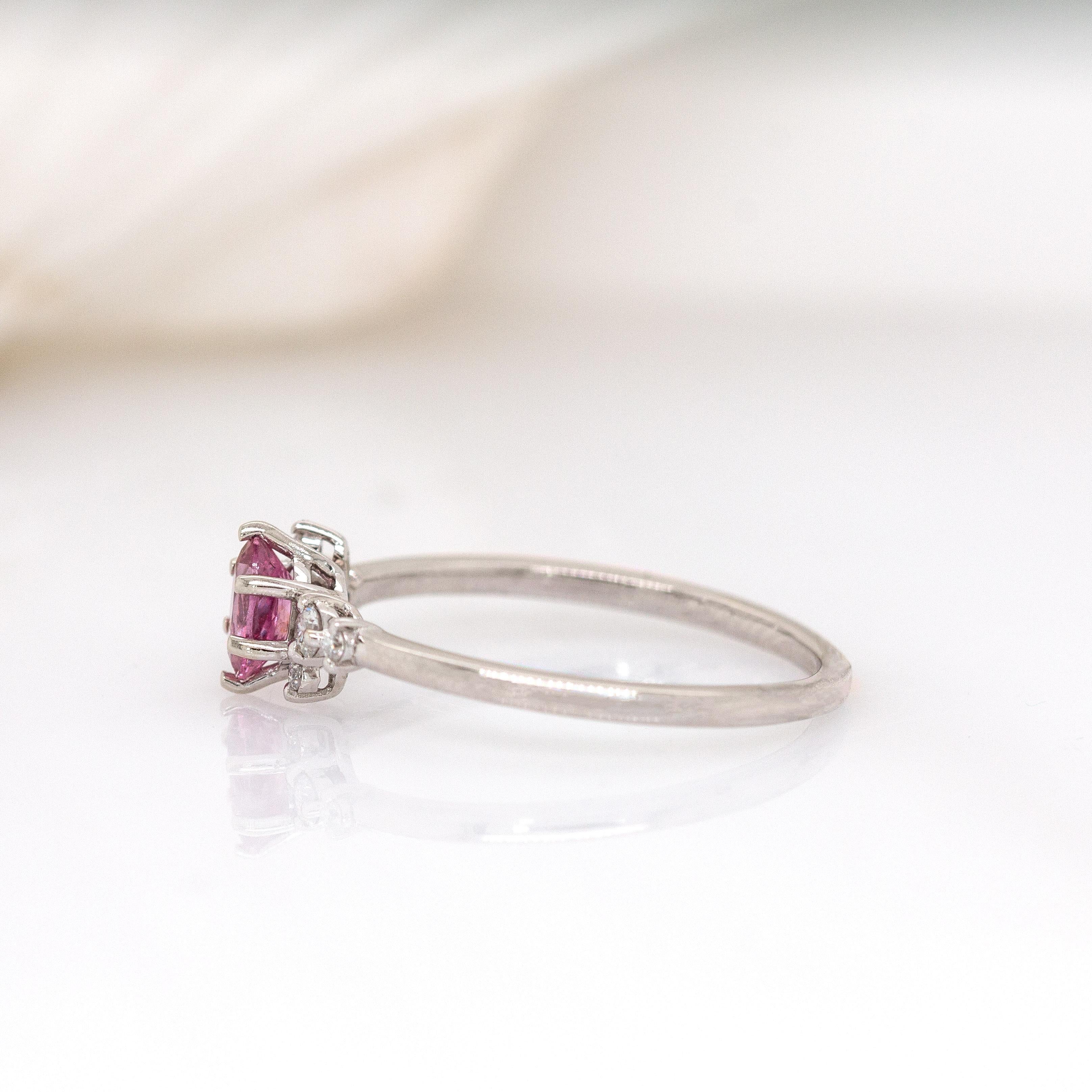 Ceylon Padparascha Saphir Ring mit Erde Mined Diamanten: 14K Weißgold Damen im Angebot