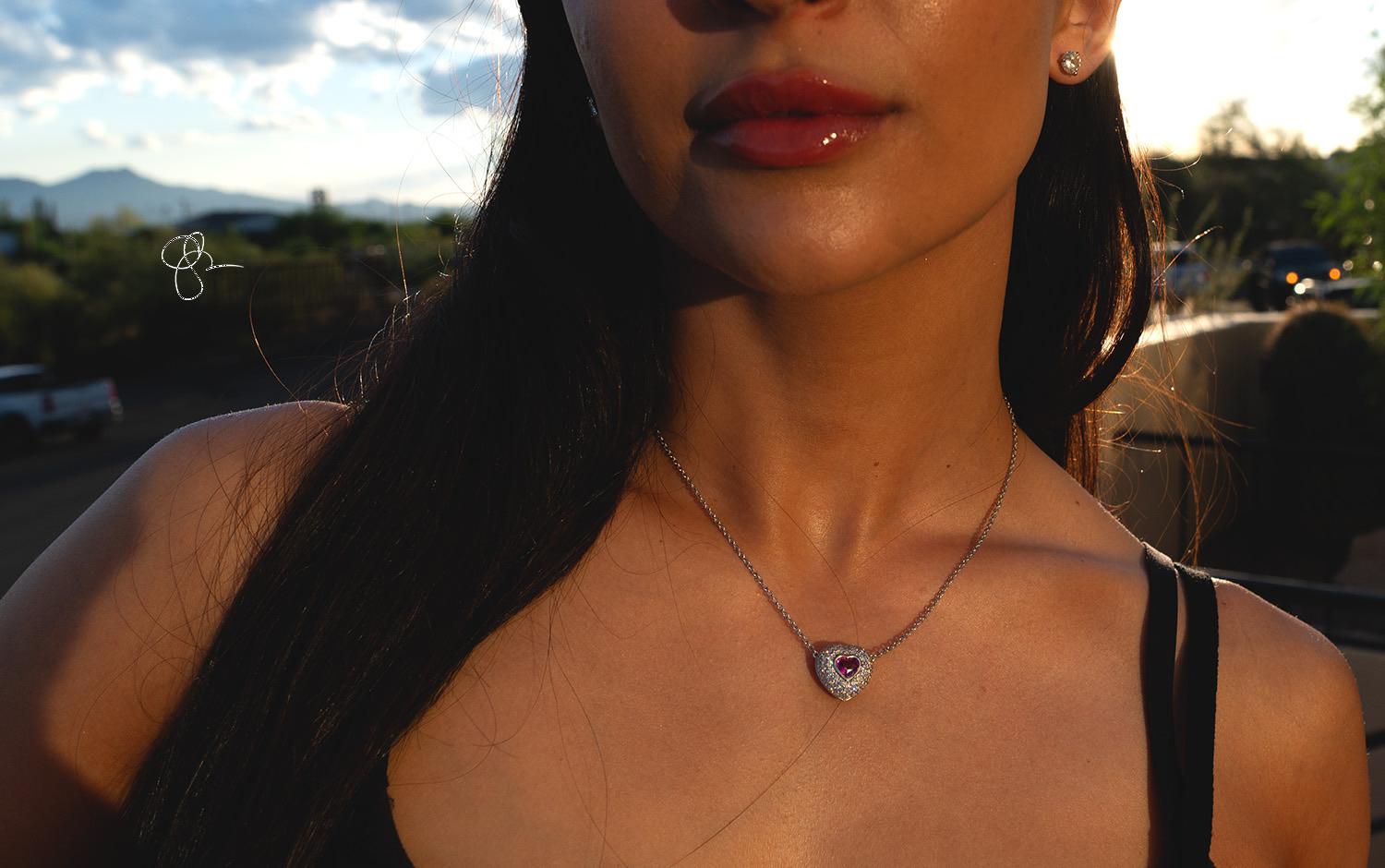 Ceylon Pink Sapphire und Diamond Paved Heart-Anhänger im Zustand „Hervorragend“ im Angebot in Tucson, AZ