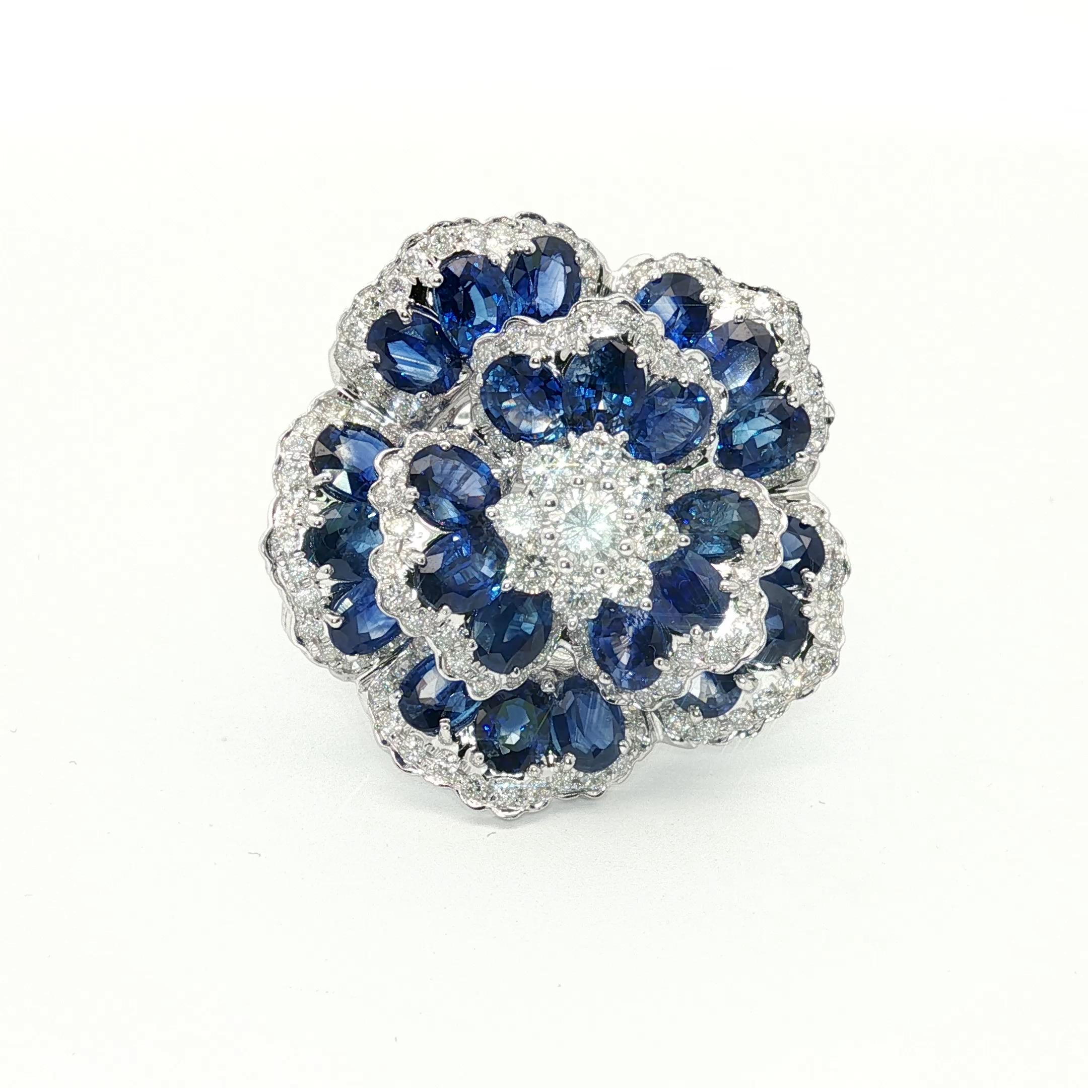 Ceylon Saphir 10,12ct Kamelien-Cocktailring mit Diamant-Halo 18K Weißgold im Angebot 4