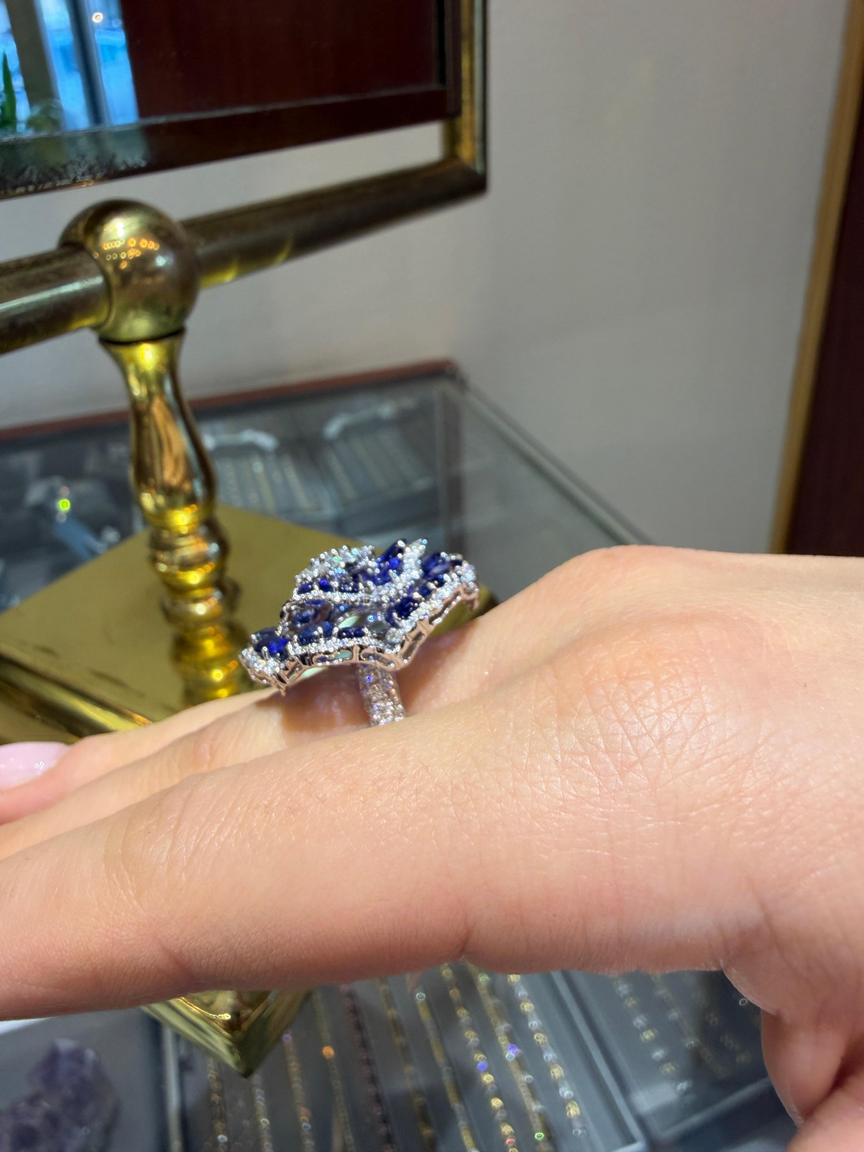 Ceylon Saphir 10,12ct Kamelien-Cocktailring mit Diamant-Halo 18K Weißgold im Angebot 9