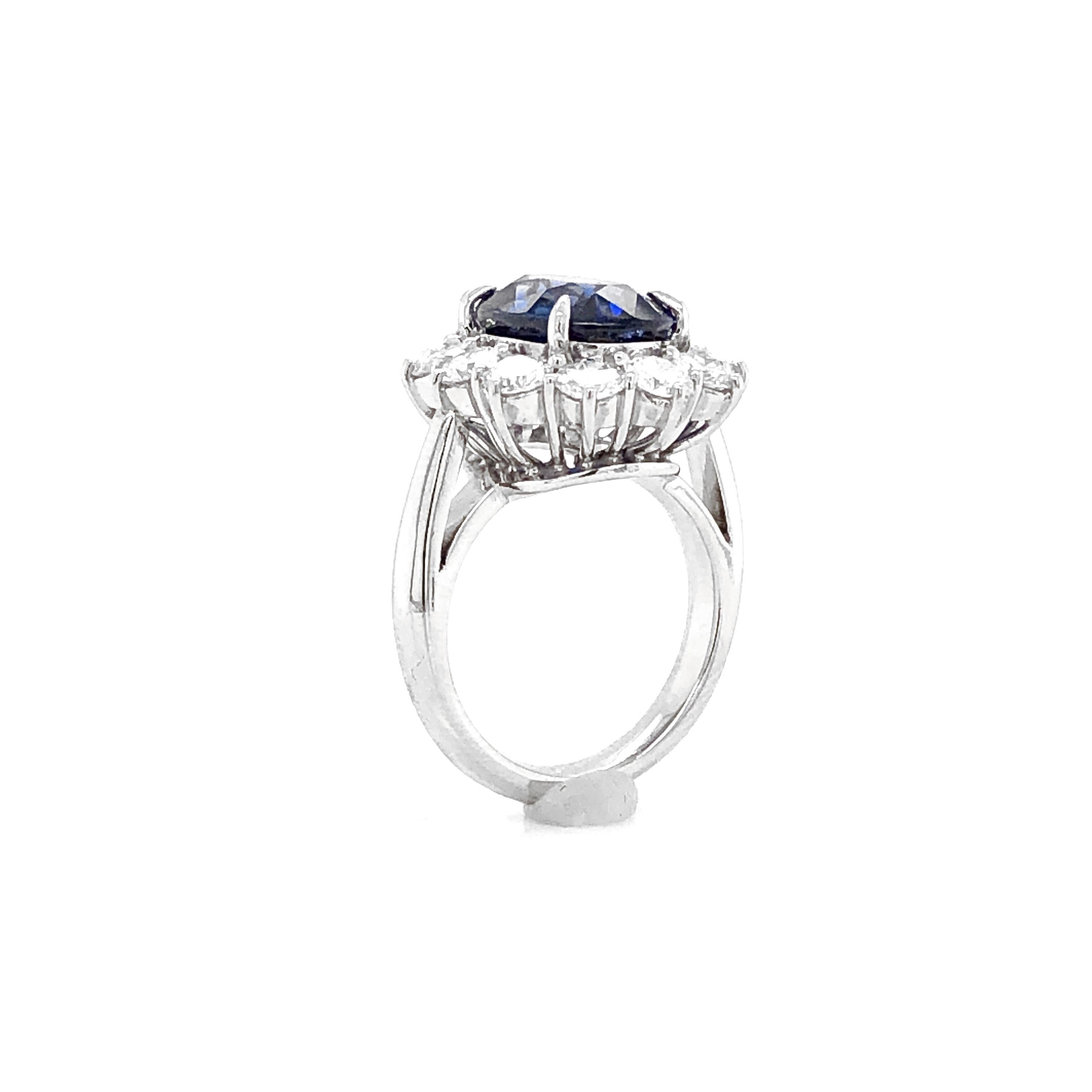 Women's Ceylon Oval Cut Sapphire 7.10 Carat Diamonds Platinum Statement Ring For Sale