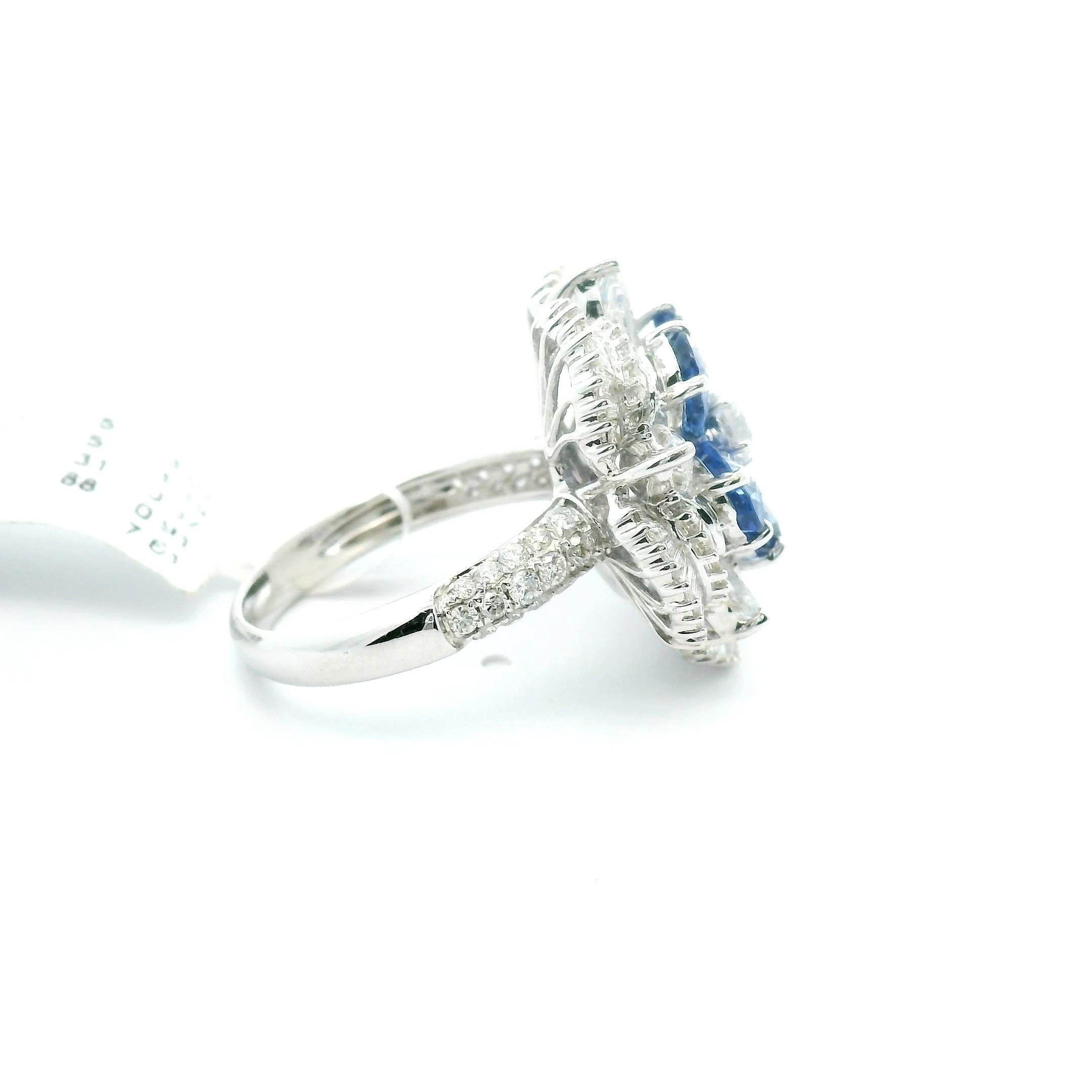 Ceylon Saphir und Diamant Cluster Ballerina Cocktail-Ring 18k Weißgold im Zustand „Neu“ im Angebot in Great Neck, NY