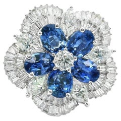 Bague cocktail ballerine de Ceylan en or blanc 18 carats sertie de saphirs et de diamants