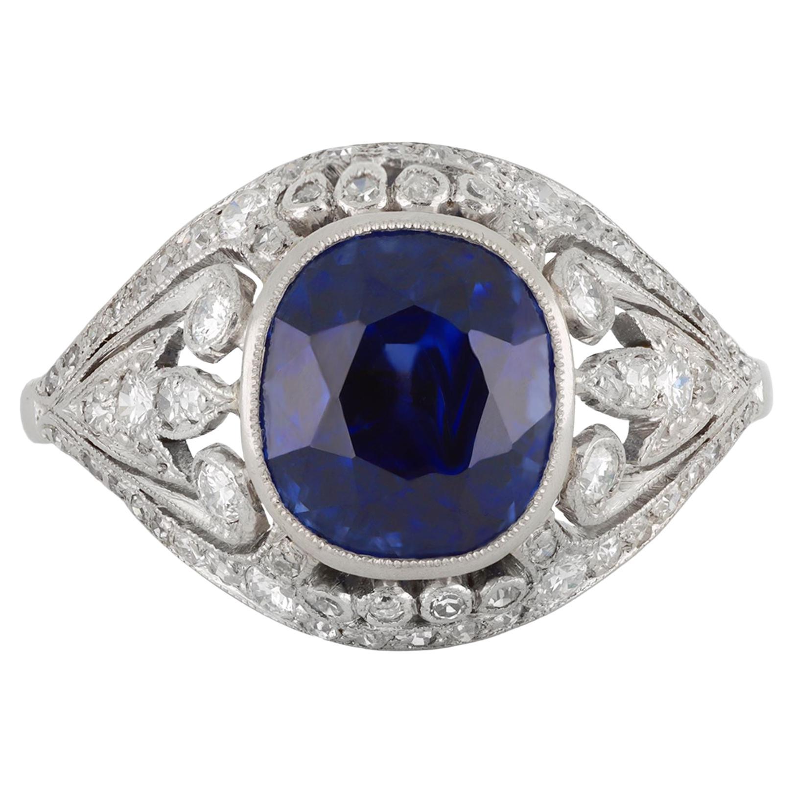 Anello con zaffiro di Ceylon e diamanti a grappolo di A. Tillander, finlandese, 1920 circa. in vendita
