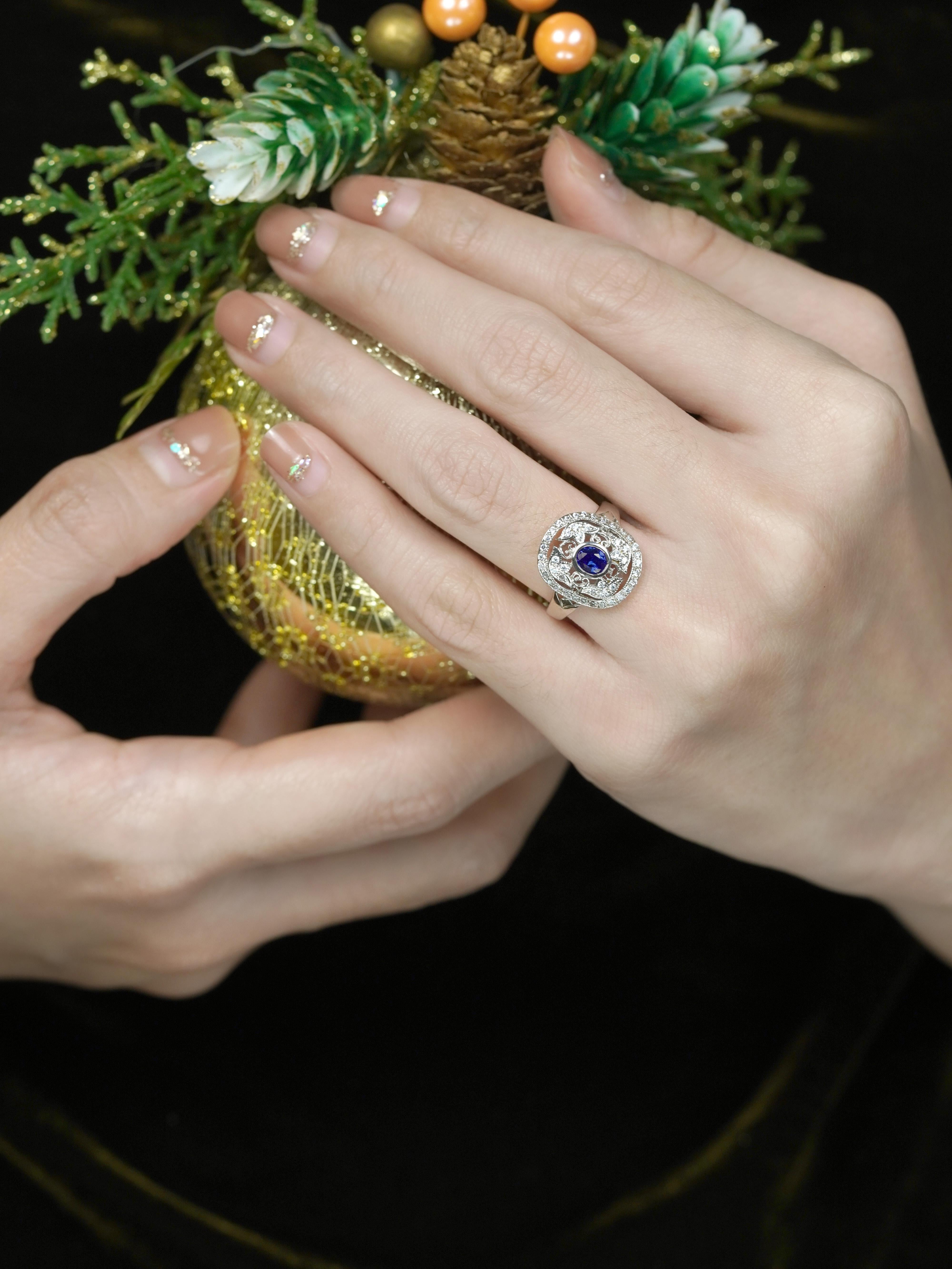 Anillo de compromiso de zafiro de Ceilán y diamantes estilo eduardiano en oro bicolor de 18 quilates Art Decó en venta