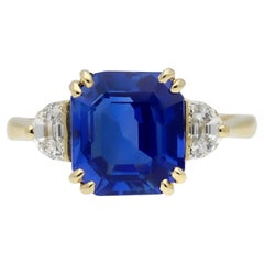 Ceylon sapphire and diamond ring, English, circa 1950