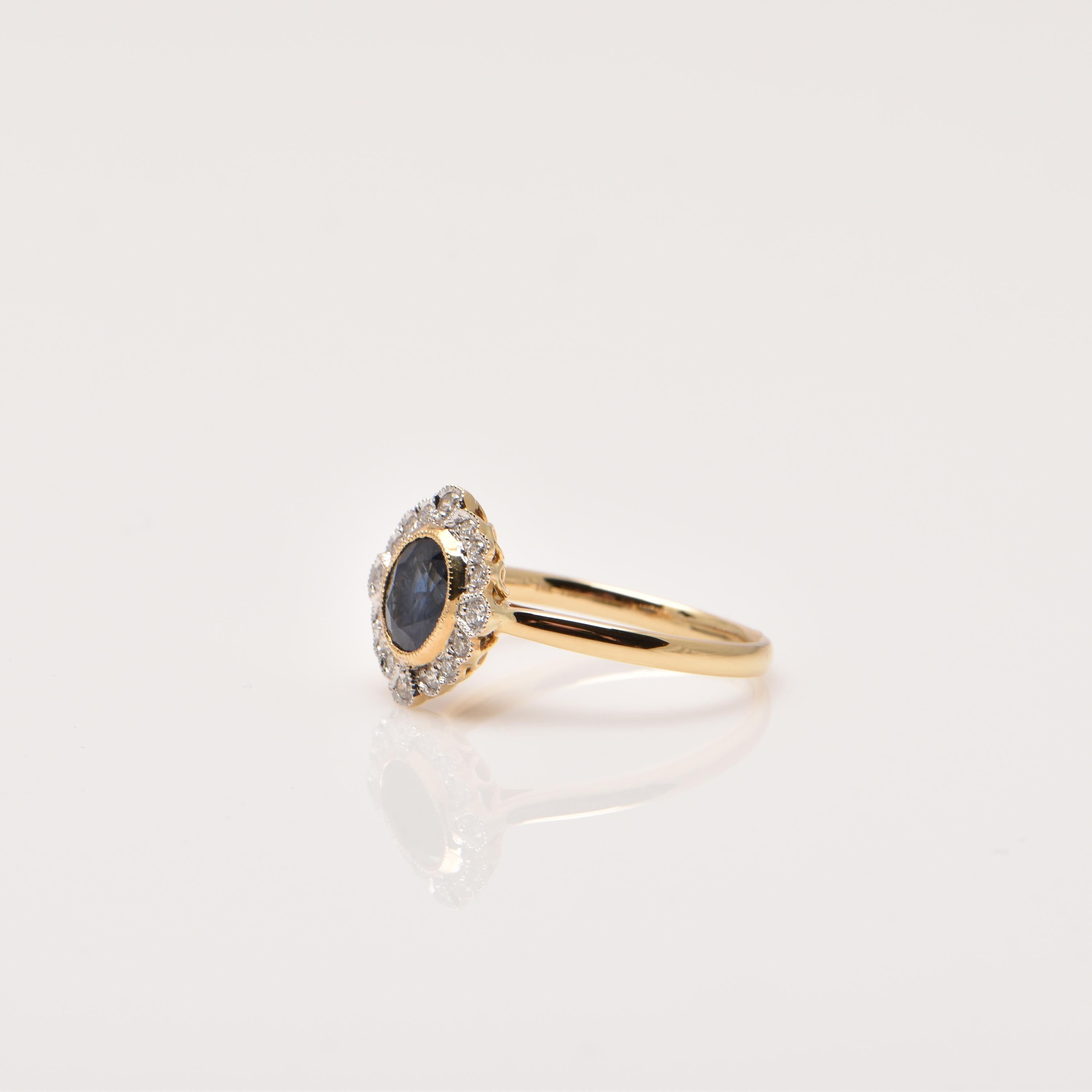 Ring mit Ceylon-Saphir und Diamant (Ovalschliff) im Angebot