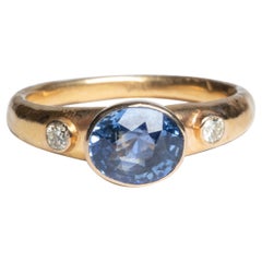 Anello con zaffiro di Ceylon e diamanti in oro 22 carati
