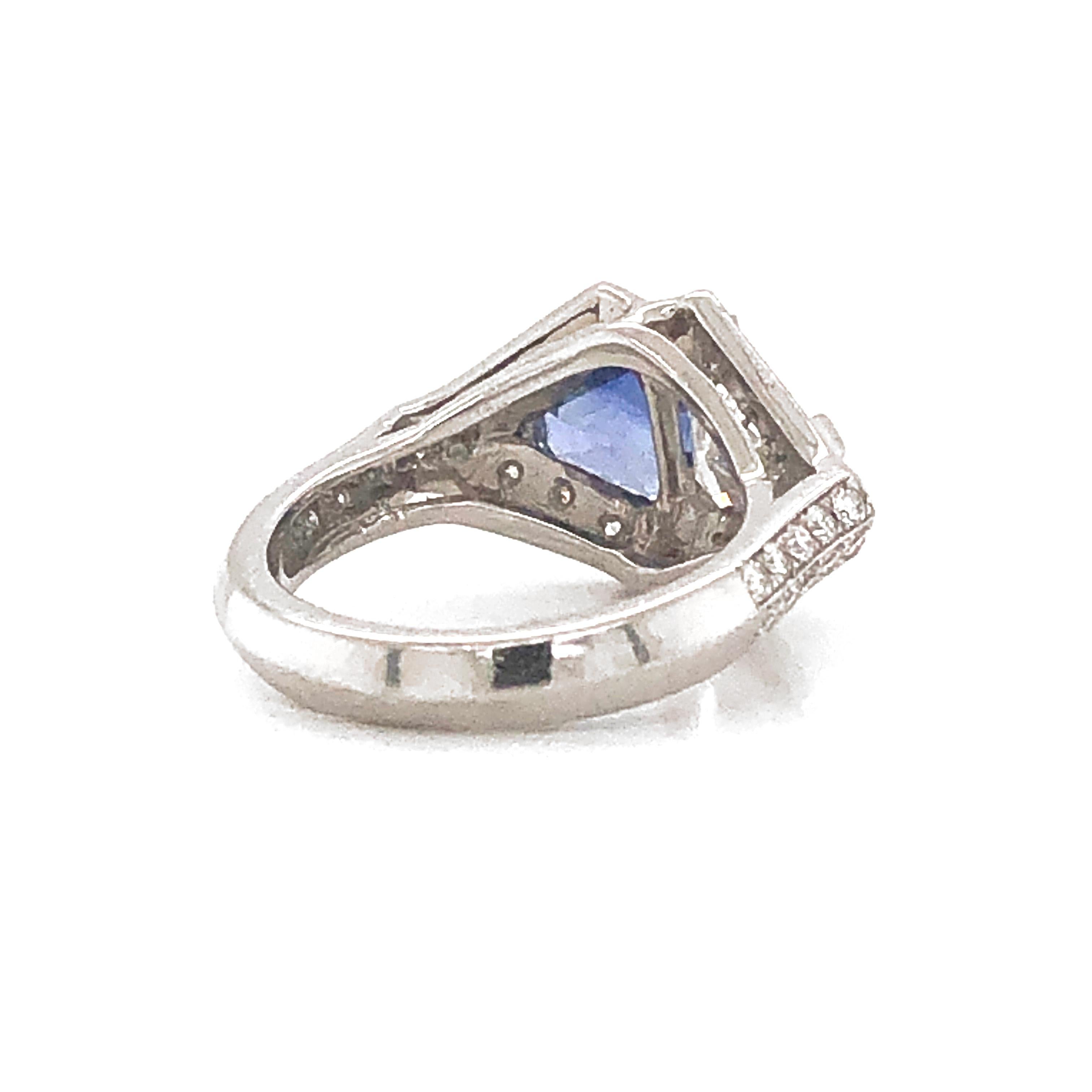 Ceylon Sapphire 1.22 Carat and Diamond 0.97 Carat Twin Combination Platinum Ring In New Condition For Sale In New York, NY