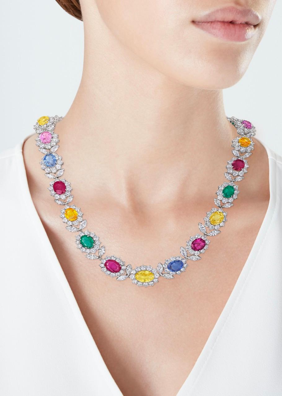 Ceylon Sapphire, Burma Spinel, Brazilian Emerald and Diamond Jewelry Set For Sale 1