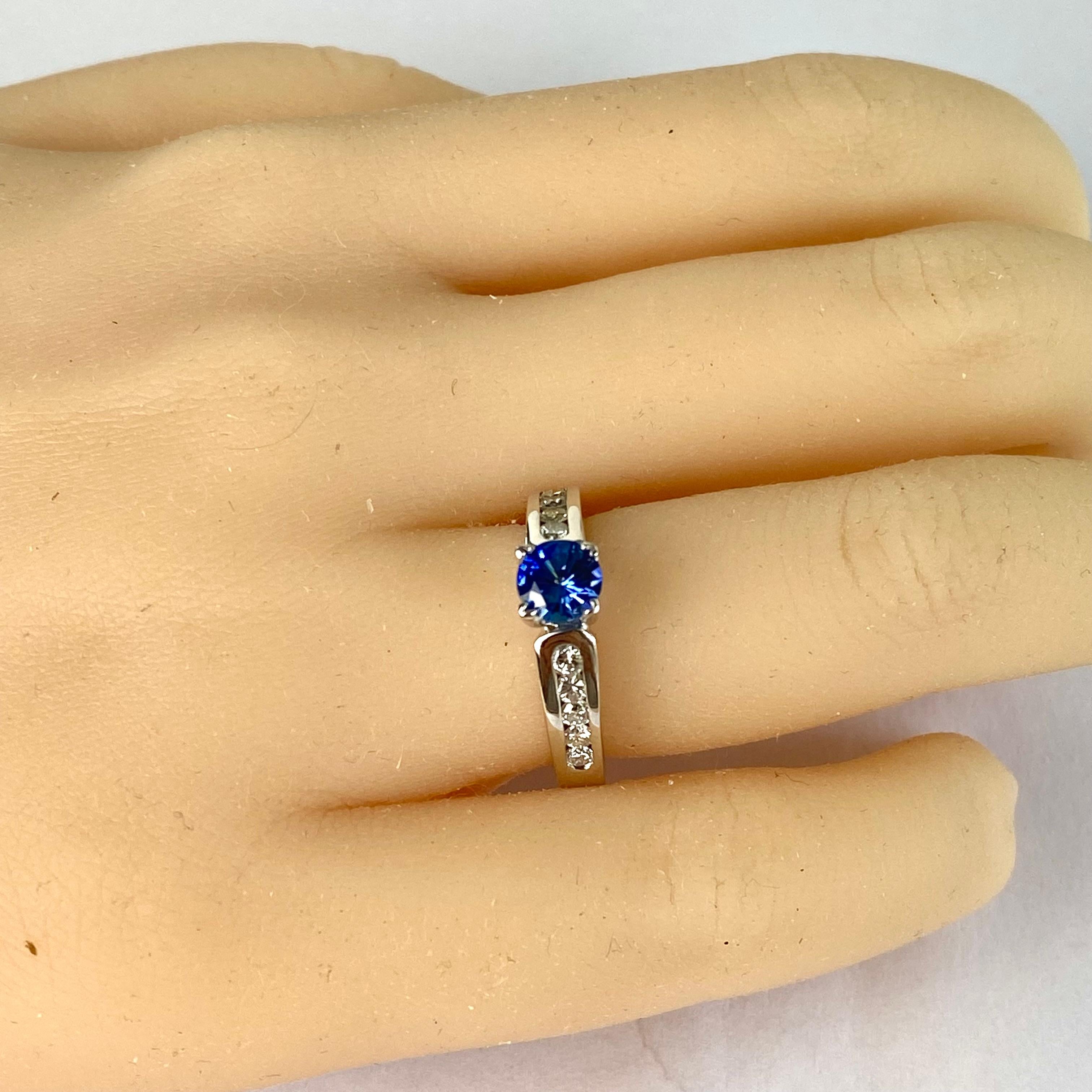 Ceylon Sapphire Diamond 0.90 Carat 14 Karat White Gold Engagement Ring Size 5.5 For Sale 3