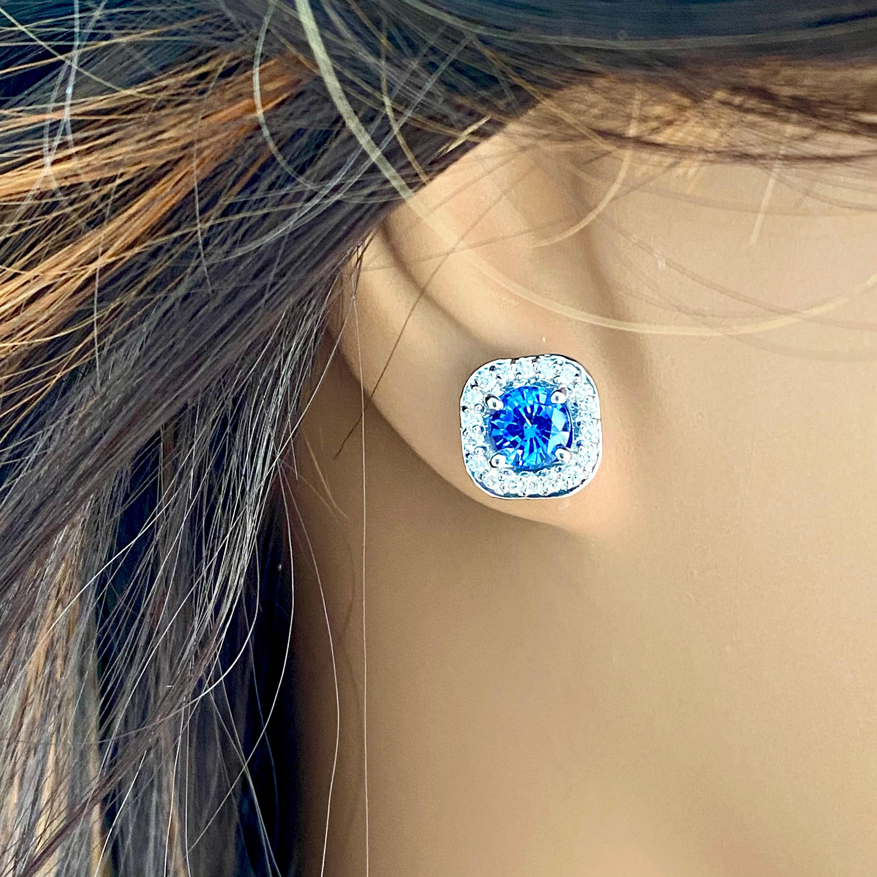 Women's or Men's Ceylon Sapphire Diamond 2.15 Carat 14 Karat White Gold 0.40 Inch Halo Earrings