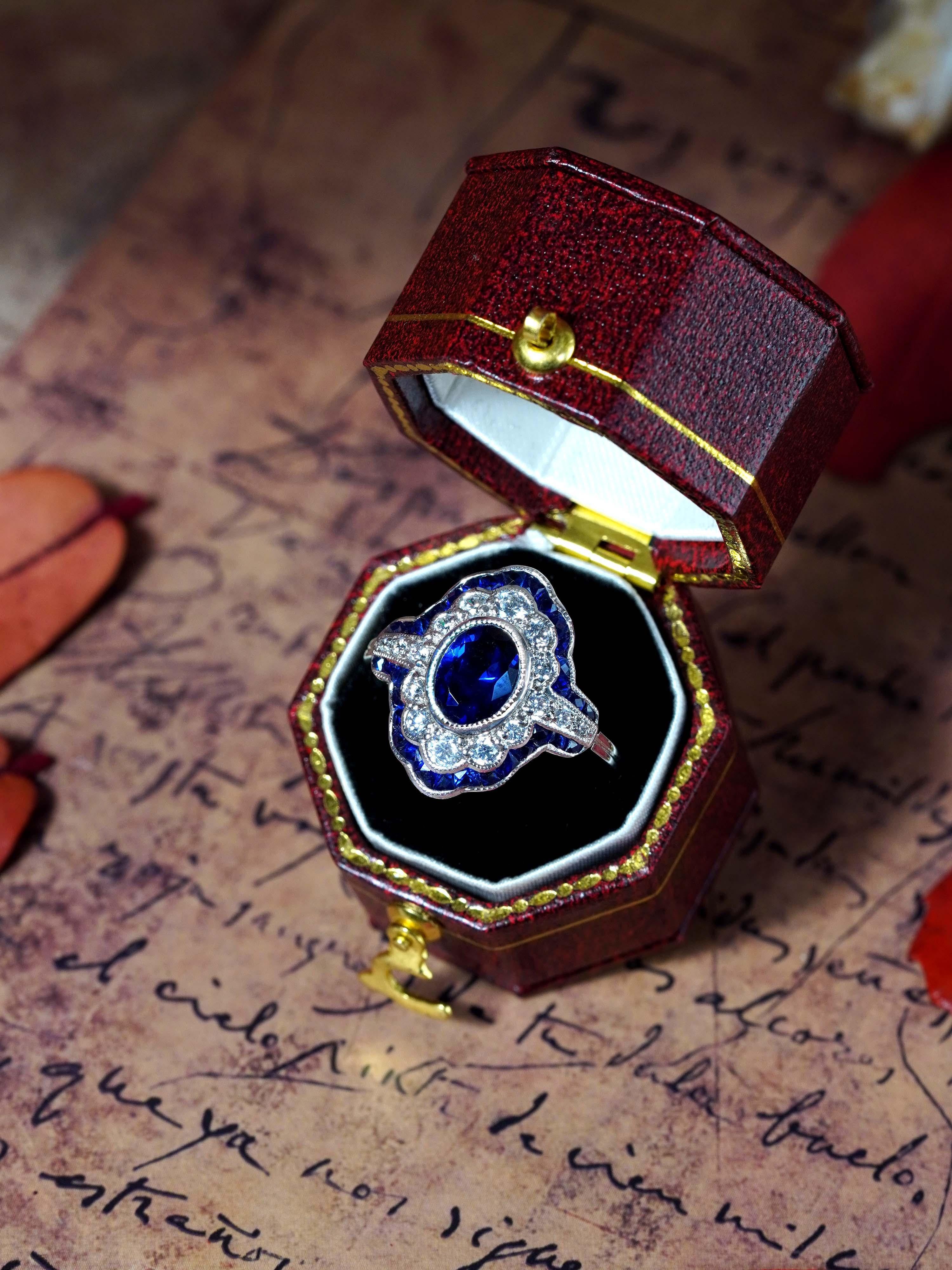 Zafiro de Ceilán Diamante Anillo de compromiso estilo Art Decó en oro blanco de 18 quilates en Nuevo estado para la venta en Bangkok, TH