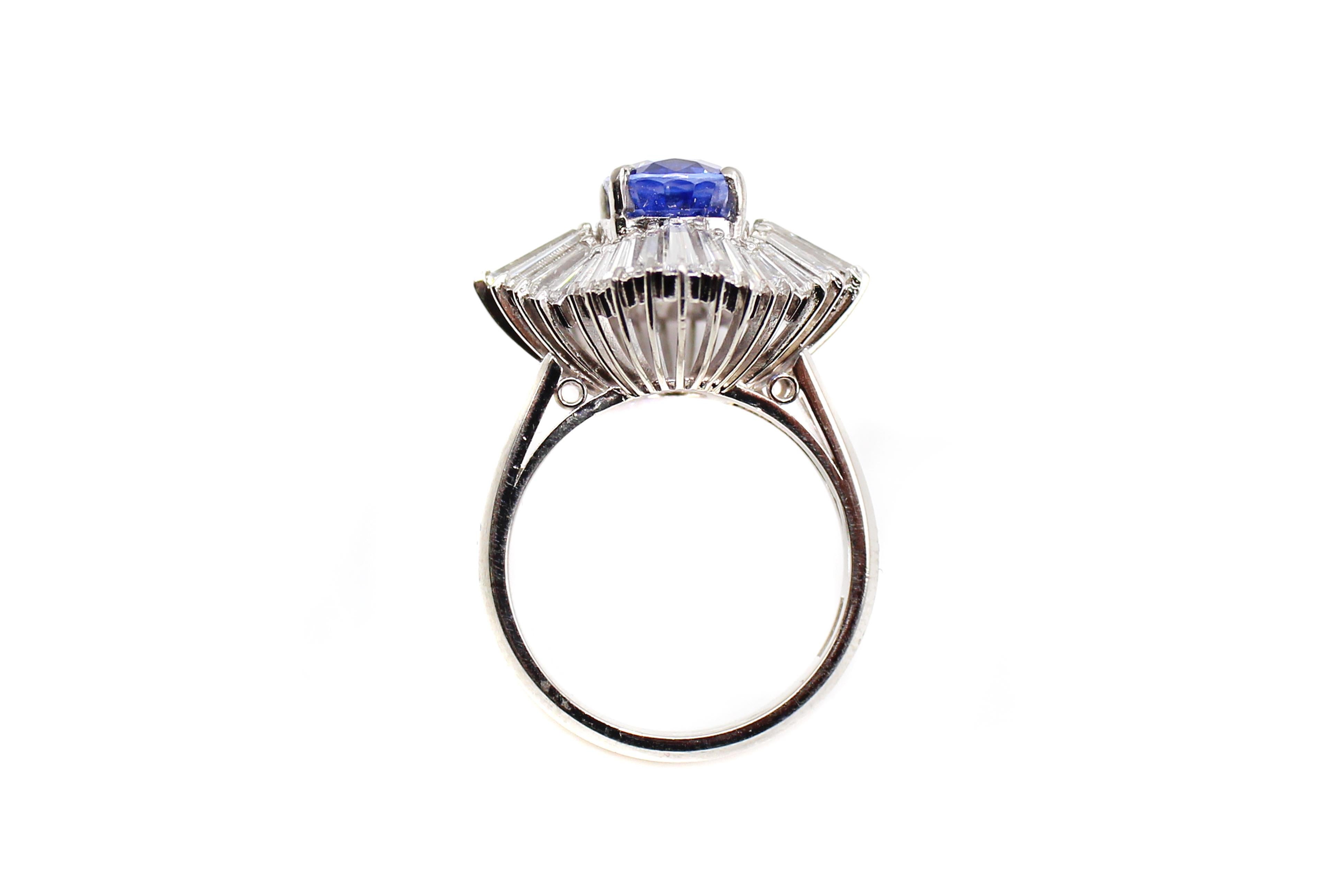 Ceylon Sapphire Diamond Platinum Ring In Excellent Condition In New York, NY