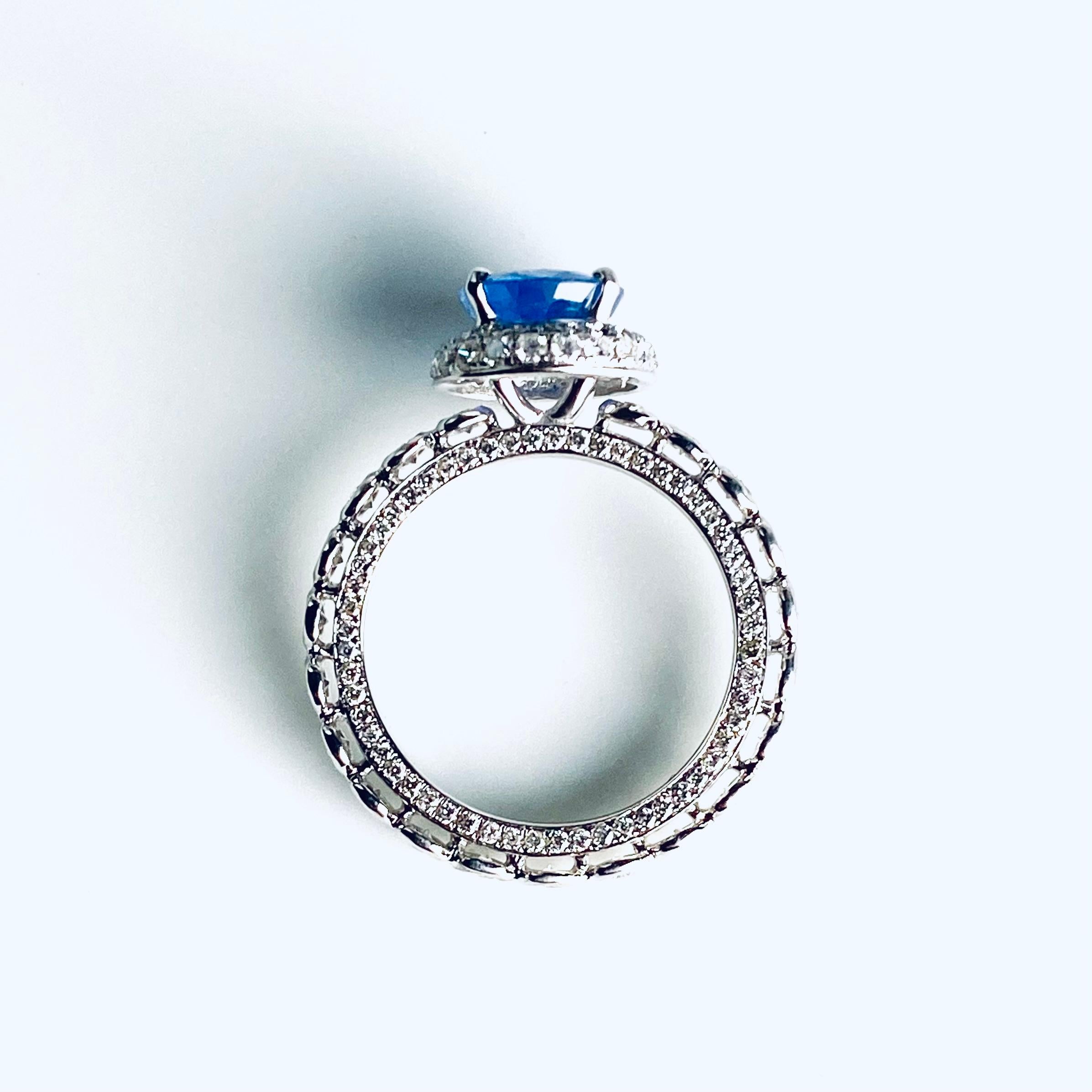 Ceylon Sapphire Diamonds 4.31 Carat Eighteen Karat Gold Cocktail Ring Size 6 For Sale 5
