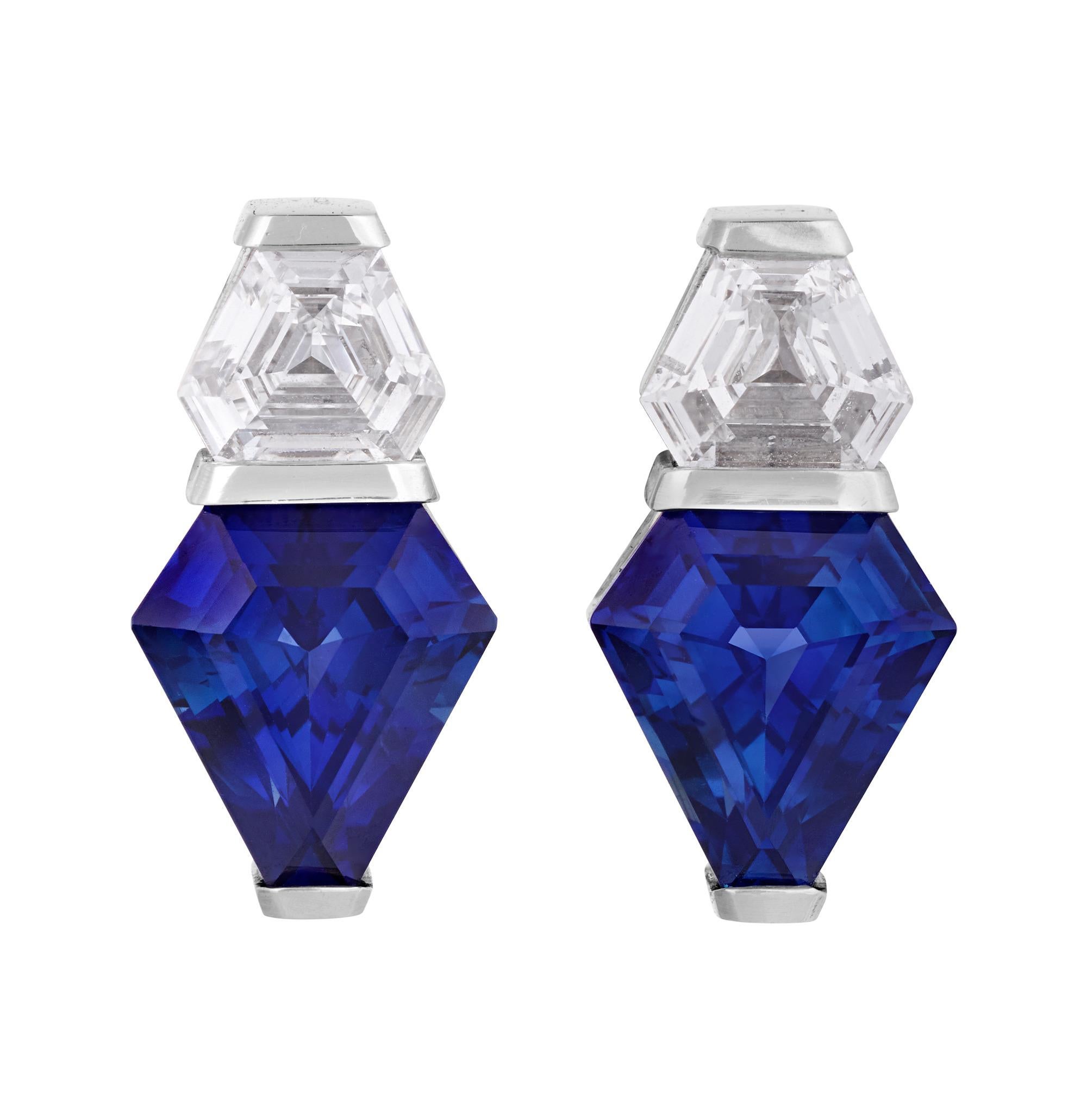 Modern Ceylon Sapphire Earrings, 4.57 carats For Sale