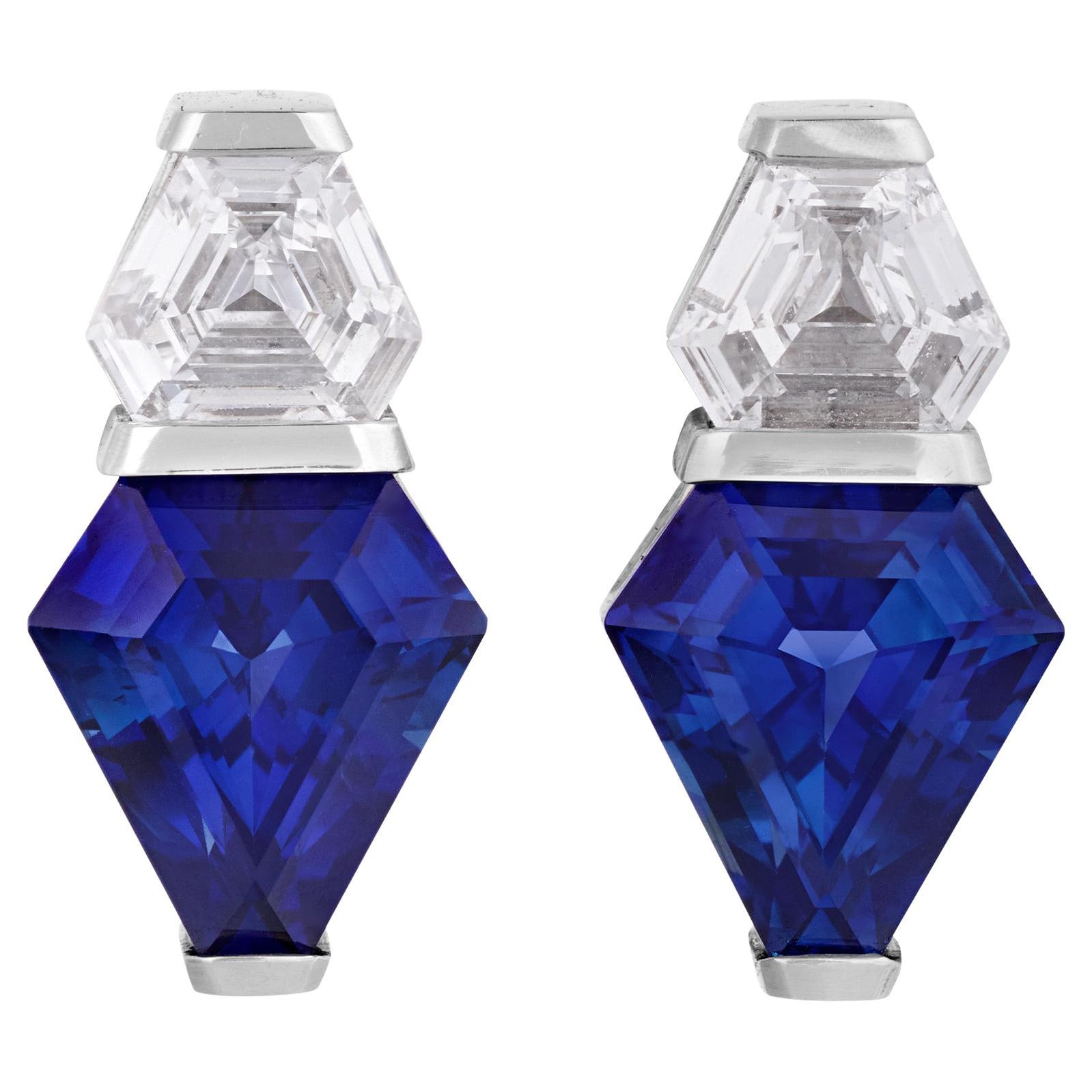 Ceylon Sapphire Earrings, 4.57 carats For Sale