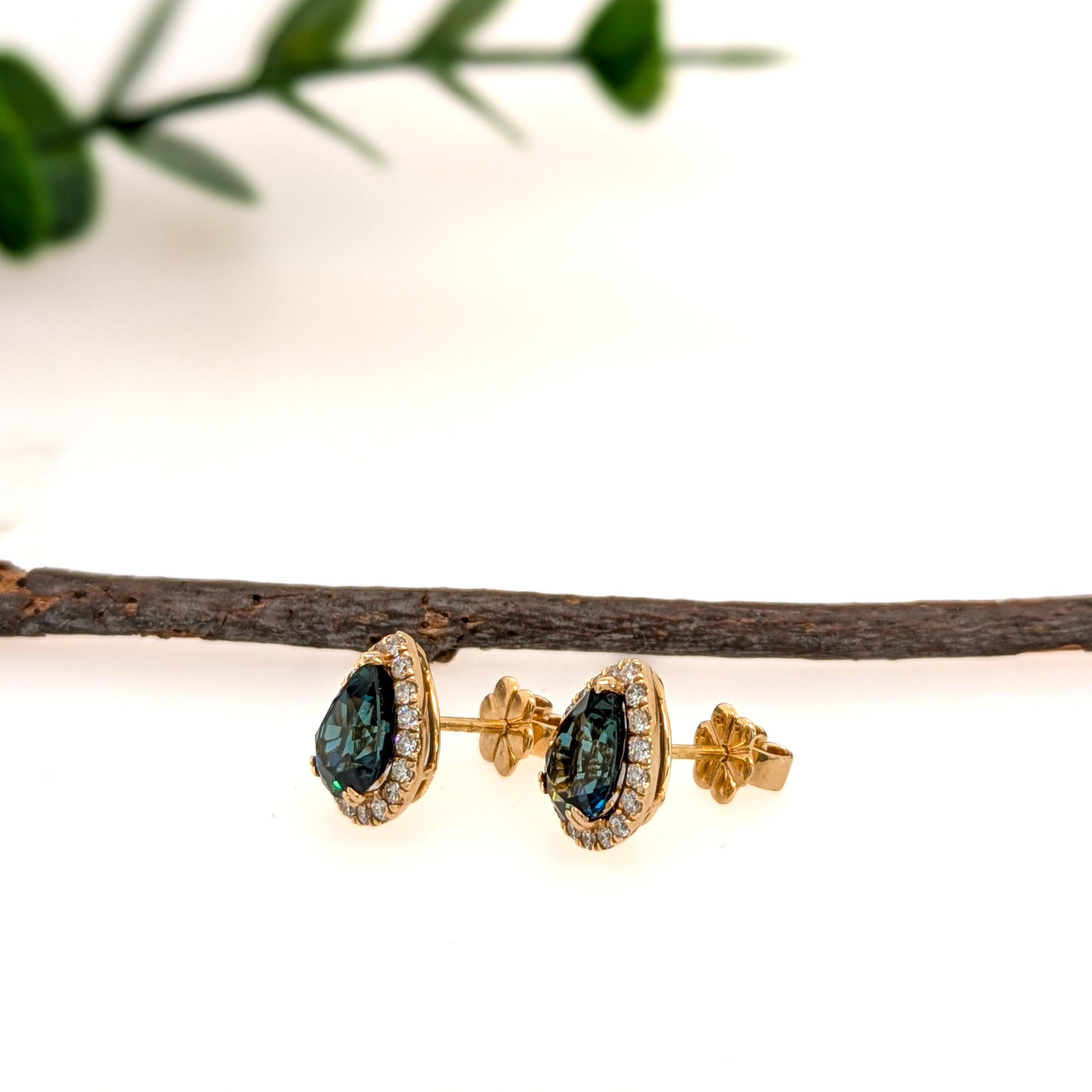 Contemporain Ceylon Sapphire Earrings with Natural Diamond Halo in 14K Solid Gold  PE 8x6mm en vente