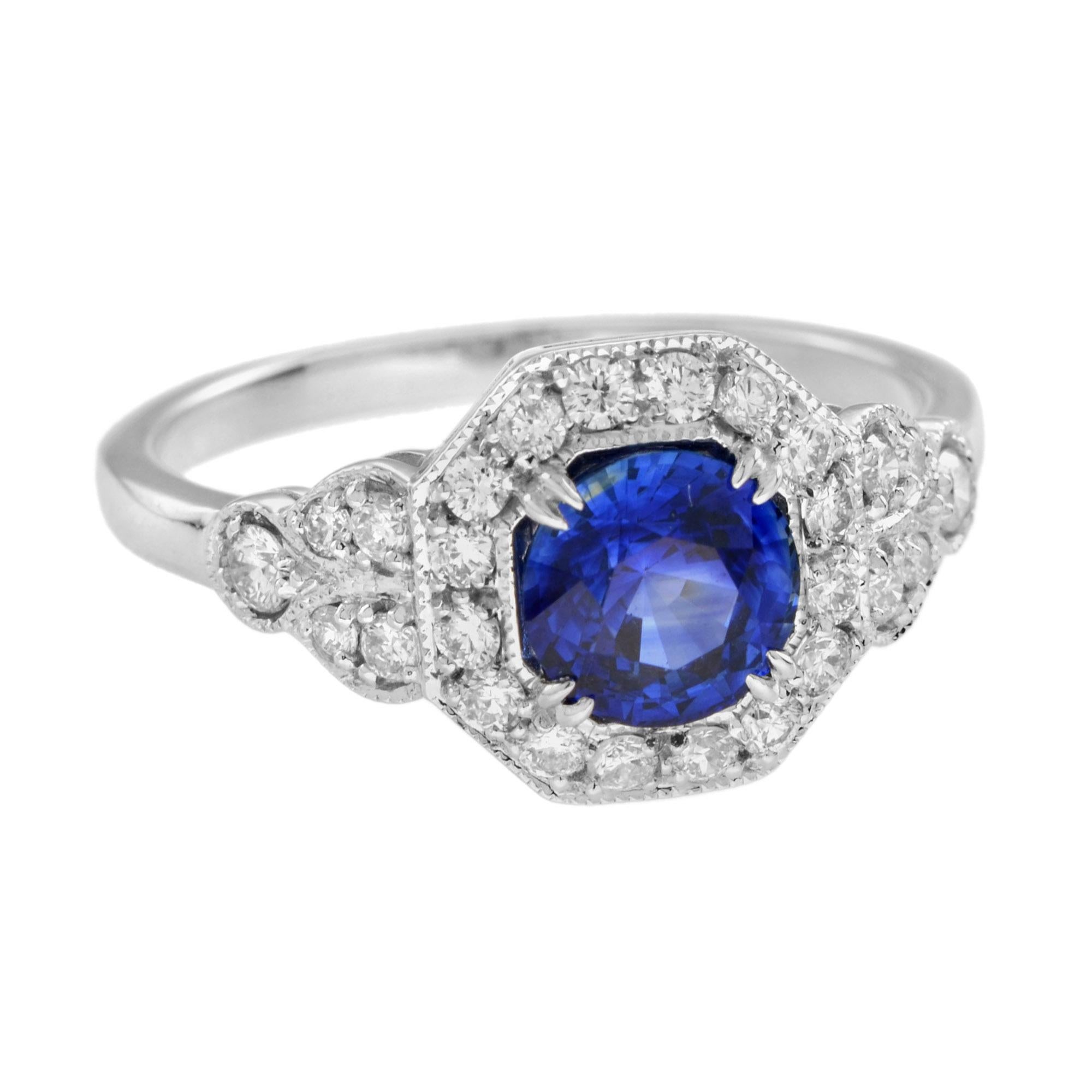 Taille ronde Saphir de Ceylan et diamant de forme fantaisie Bague en or blanc 18 carats d'inspiration antique en vente