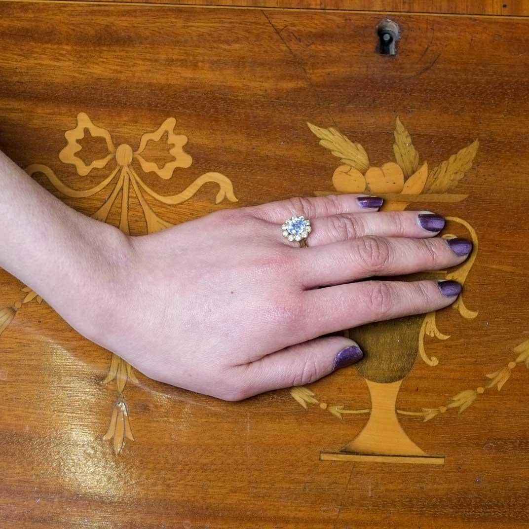 Ceylon Sapphire Flower Ring In Good Condition In Milano, MI