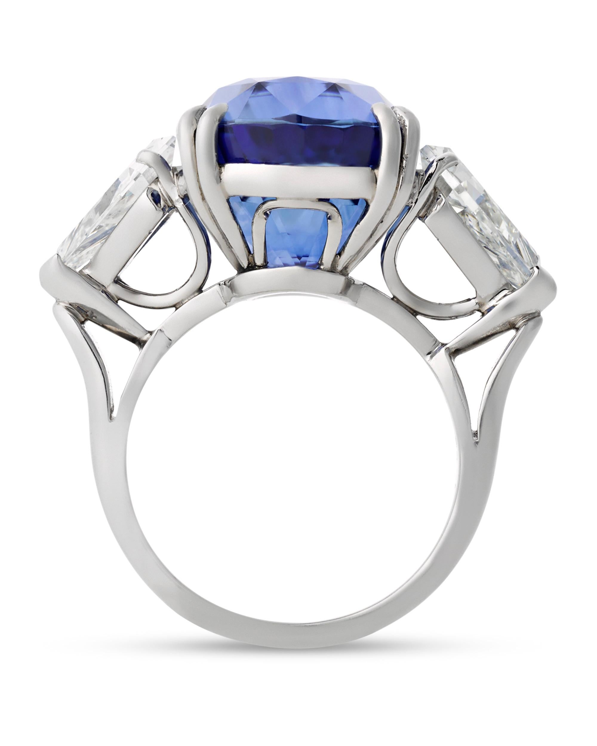 Modern Ceylon Sapphire Ring, 19.71 Carats For Sale