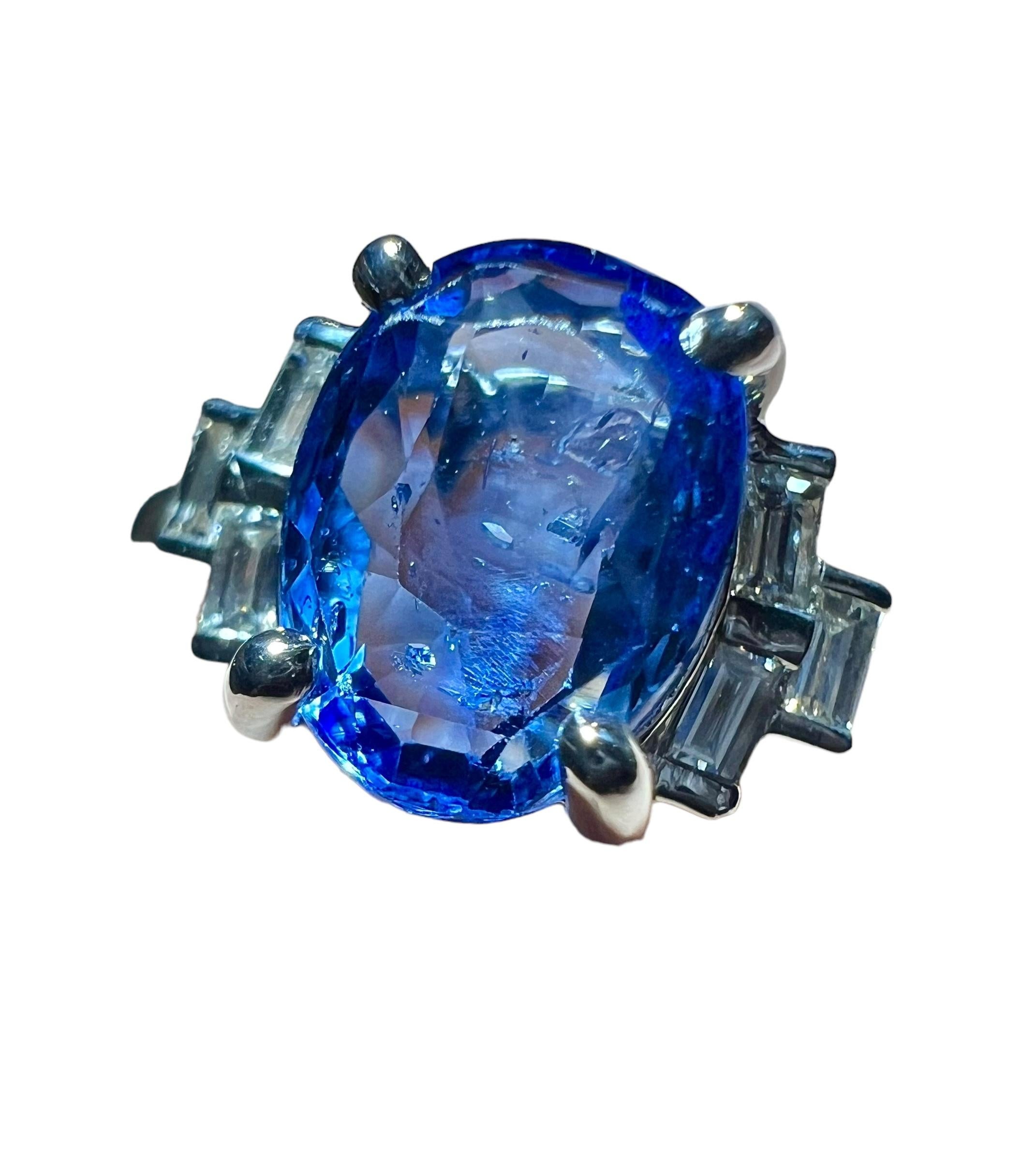 Women's Ceylon sapphire ring 2.30 ct surrounded by calibrated diamonds For Sale