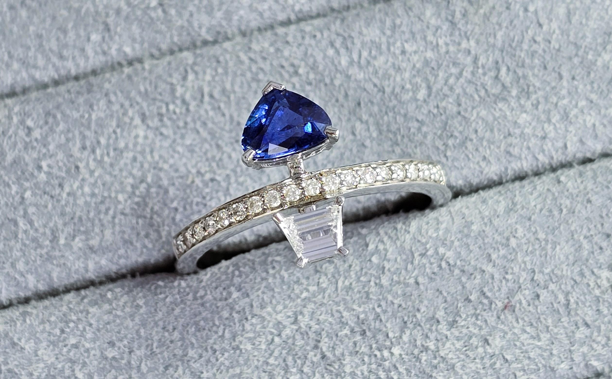 Ceylon Sapphire Ring For Sale 9