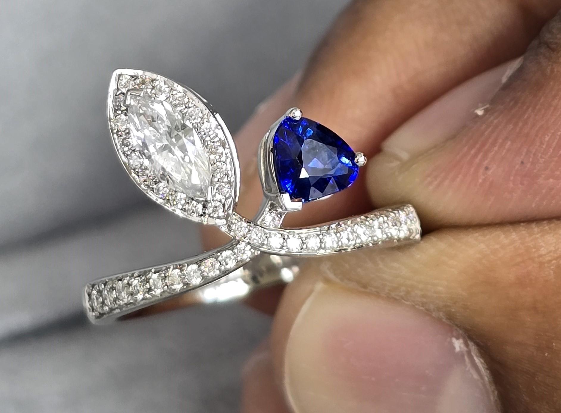 Anello con zaffiro di Ceylon in vendita 3
