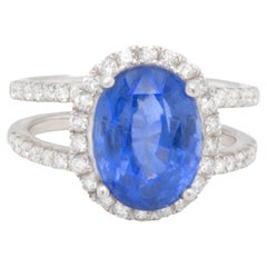 Retro Ceylon Sapphire Ring With Diamonds 5.60 Carats 18K White Gold