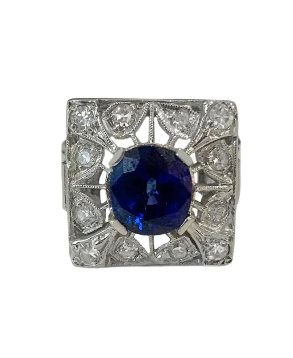 Round Cut Ceylon Sapphire Ring With Diamonds For Sale