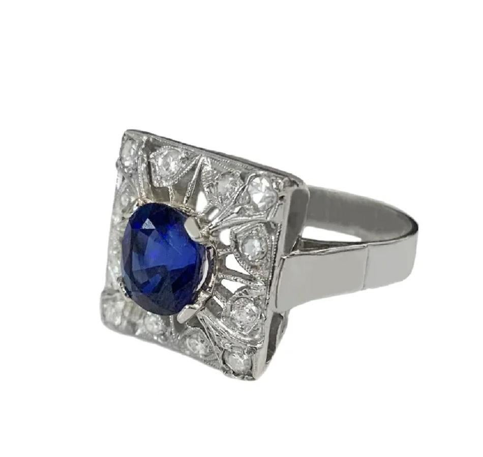 Ceylon Sapphire Ring With Diamonds In New Condition For Sale In New York, NY
