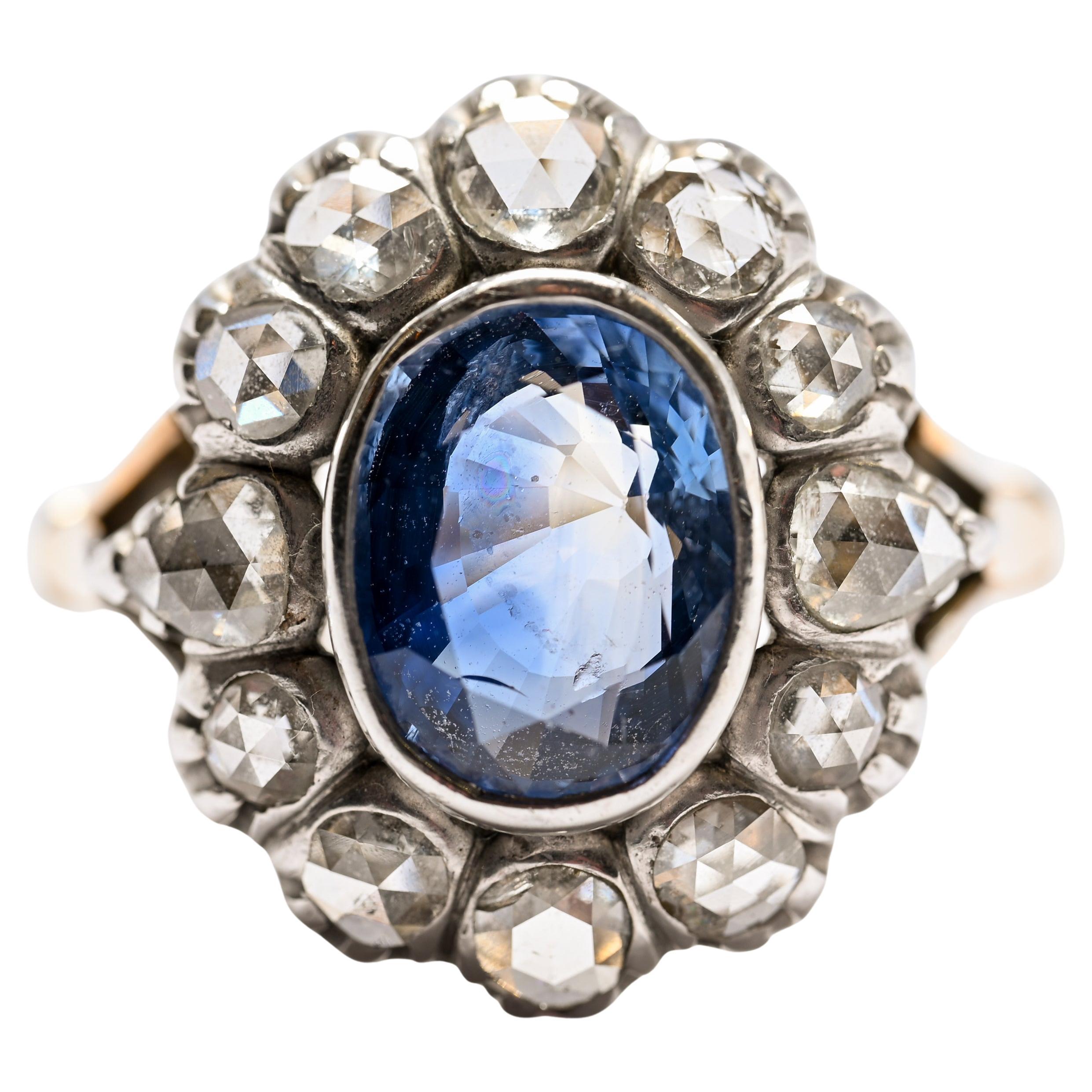 Bague à grappe de saphirs de Ceylan et de diamants taillés en rose, vers 1880, près de 7 carats en vente