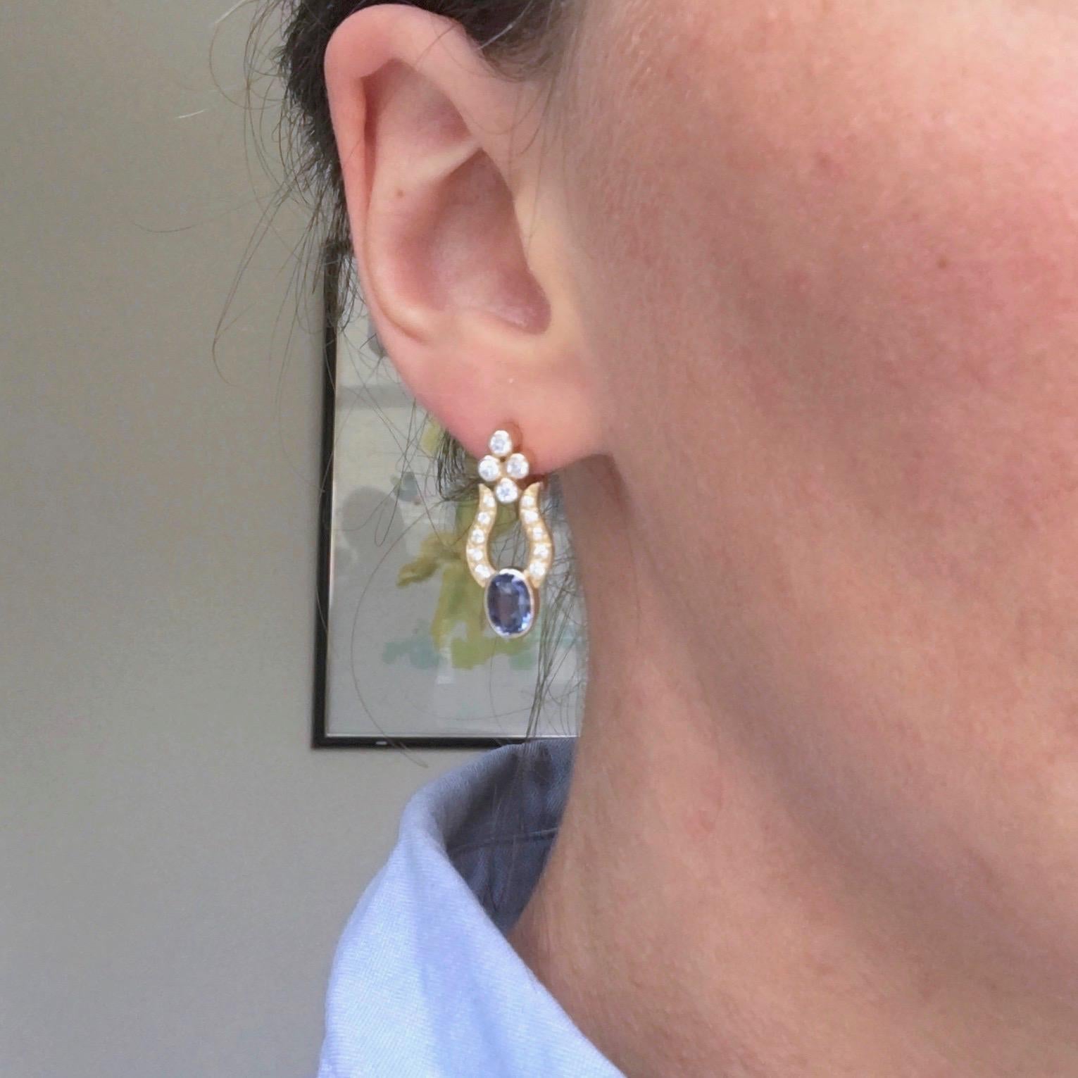 Women's or Men's Ceylon Sapphires and Diamonds Earrings, 18kt Yellow Gold, France